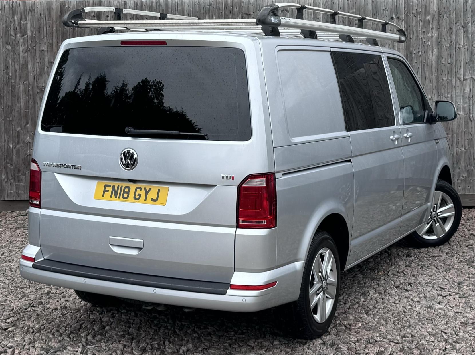 Volkswagen Transporter 2.0 TDI T32 BlueMotion Tech Highline Crew Van 5dr Diesel Manual FWD Euro 6 (s/s) (150 ps)