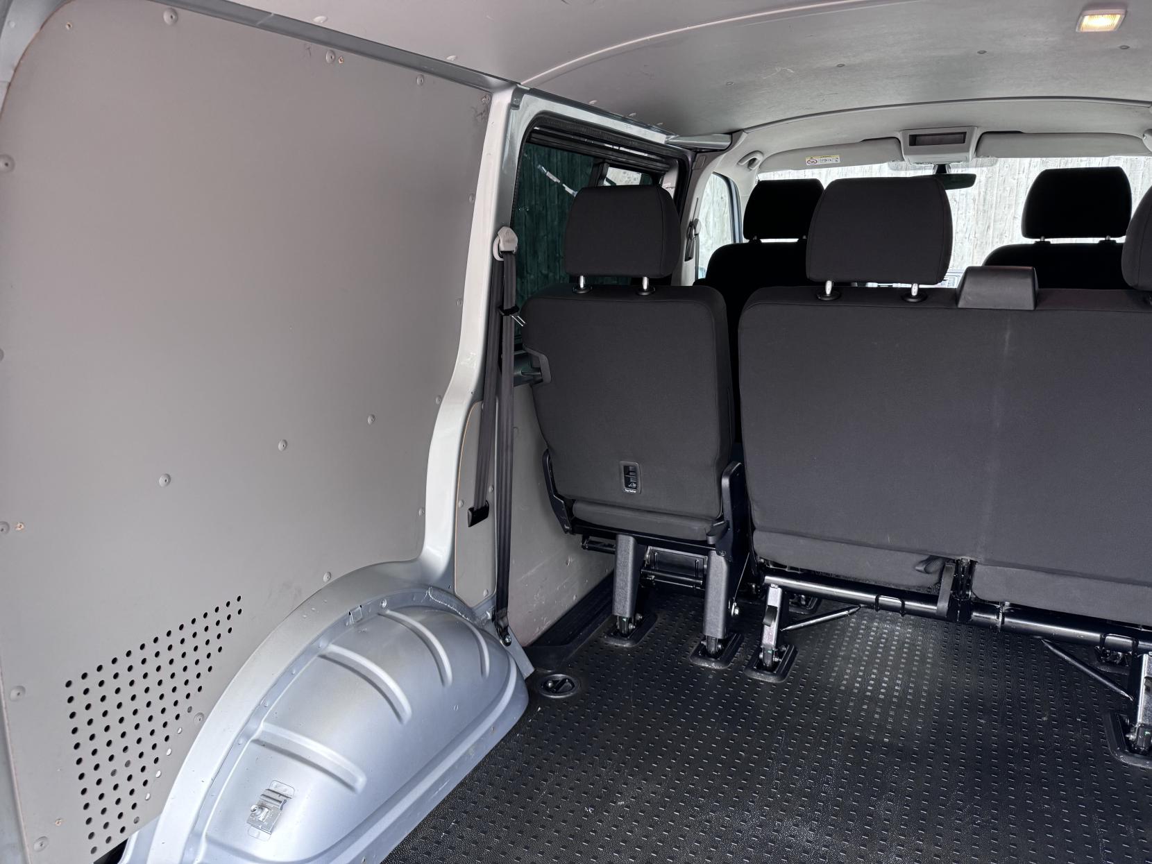 Volkswagen Transporter 2.0 TDI T32 BlueMotion Tech Highline Crew Van 5dr Diesel Manual FWD Euro 6 (s/s) (150 ps)