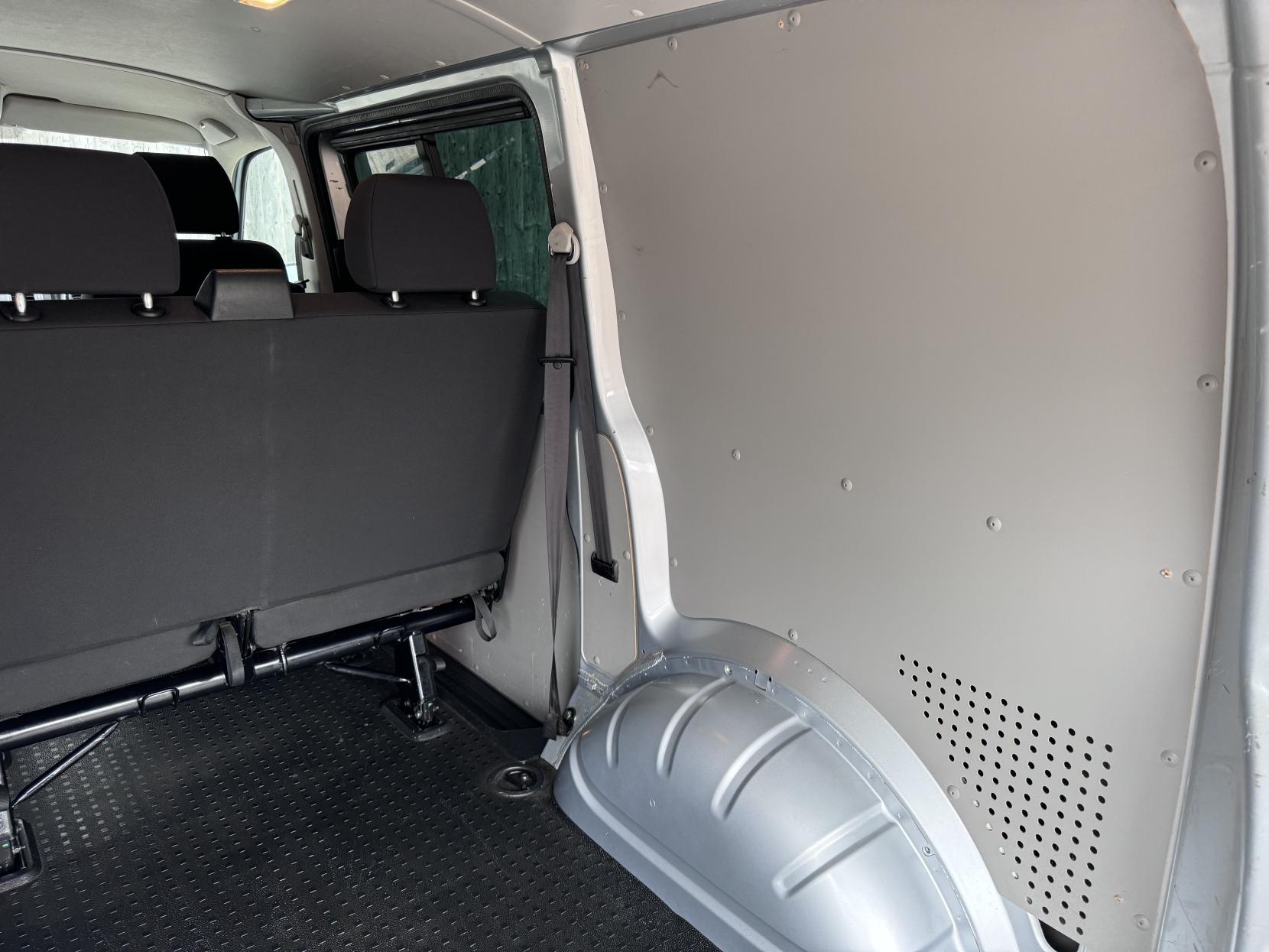 Volkswagen Transporter 2.0 TDI T32 BlueMotion Tech Highline Crew Van 5dr Diesel Manual FWD Euro 6 (s/s) (150 ps)