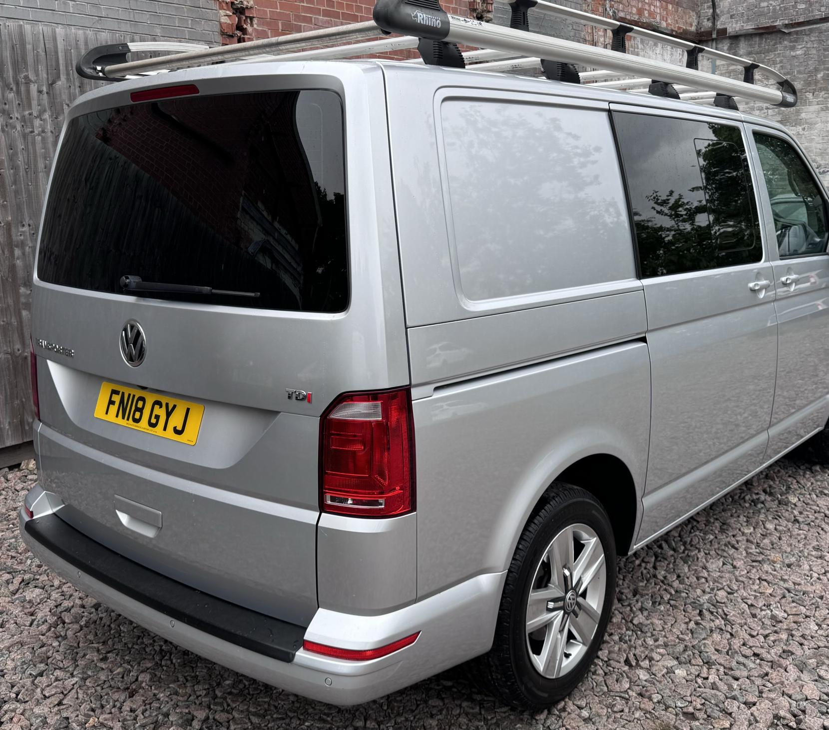 Volkswagen Transporter 2.0 TDI T32 BlueMotion Tech Highline Crew Van 5dr Diesel Manual FWD Euro 6 (s/s) (150 ps)