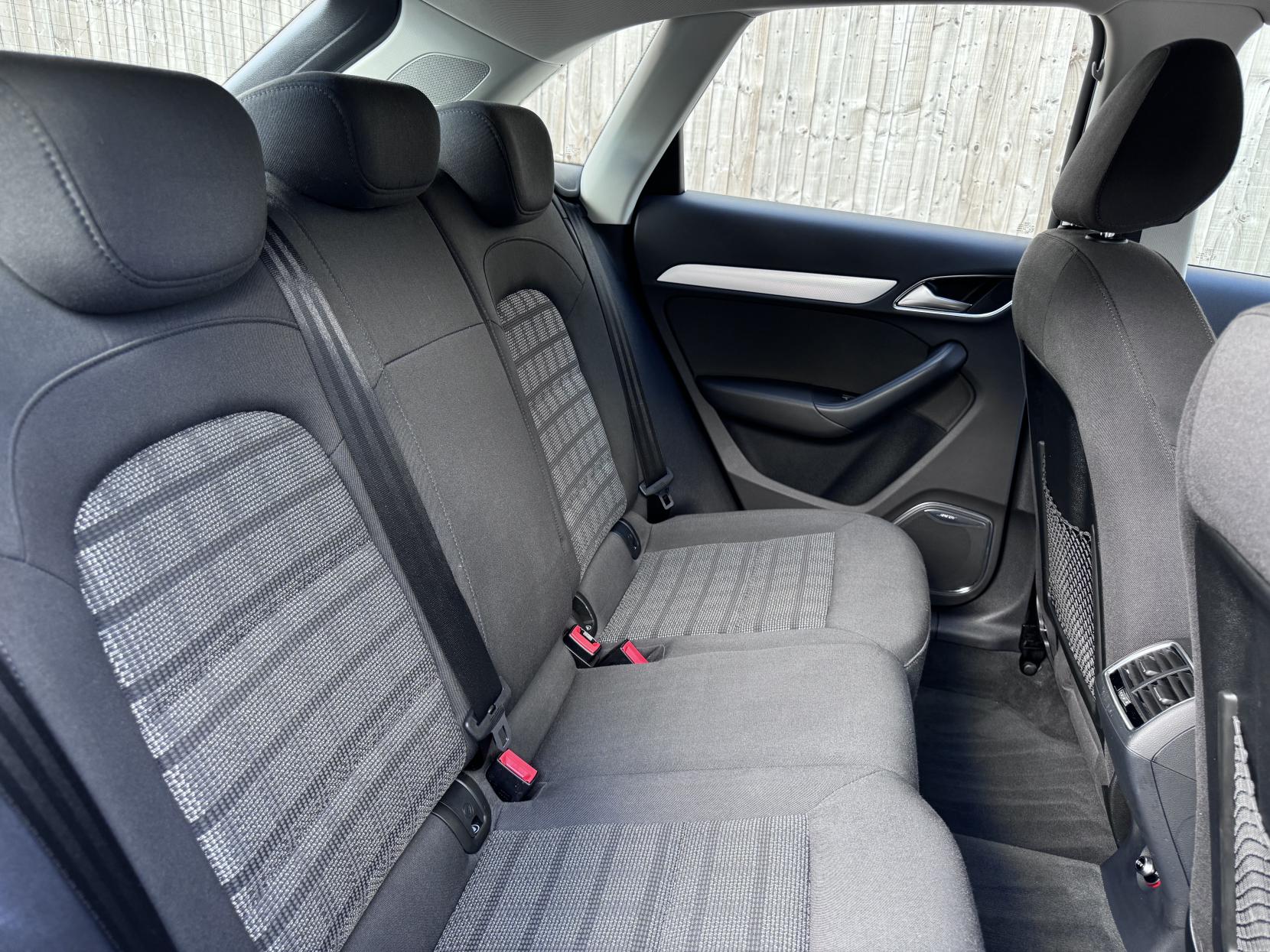 Audi Q3 2.0 TDI SE SUV 5dr Diesel Manual quattro Euro 6 (s/s) (150 ps)