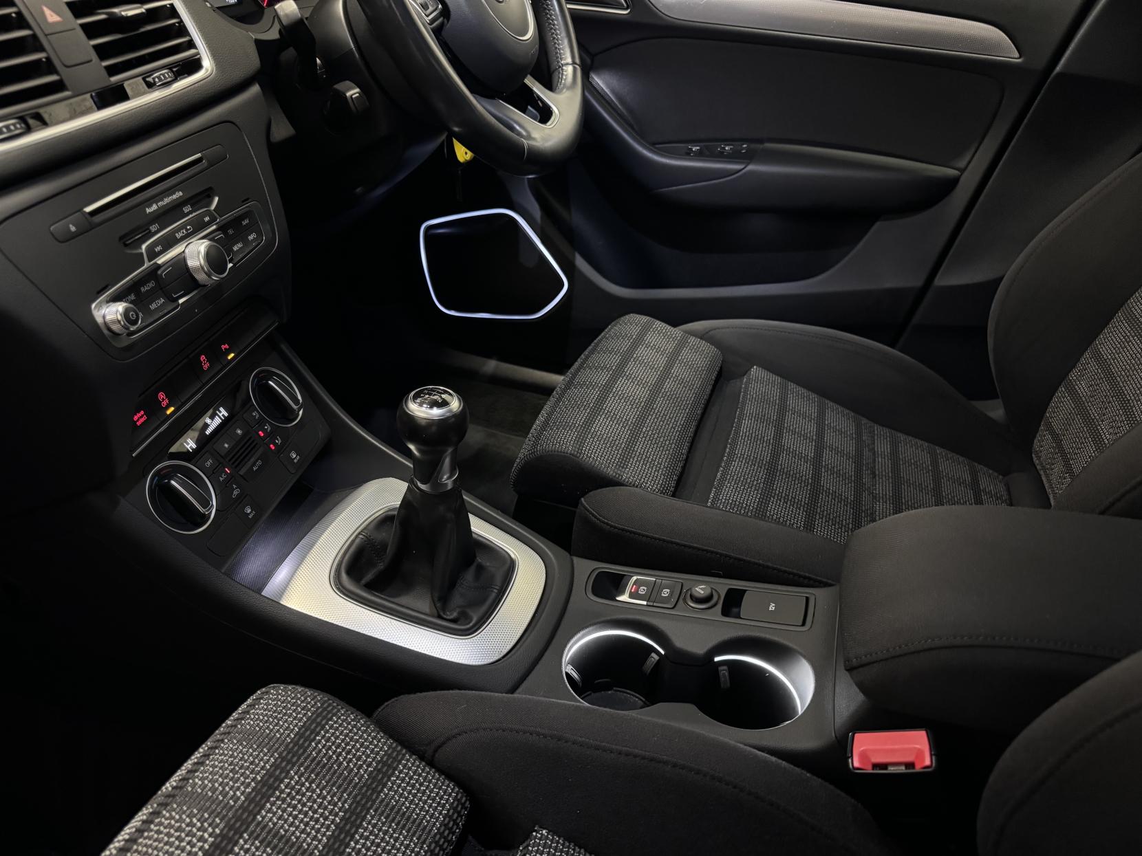 Audi Q3 2.0 TDI SE SUV 5dr Diesel Manual quattro Euro 6 (s/s) (150 ps)