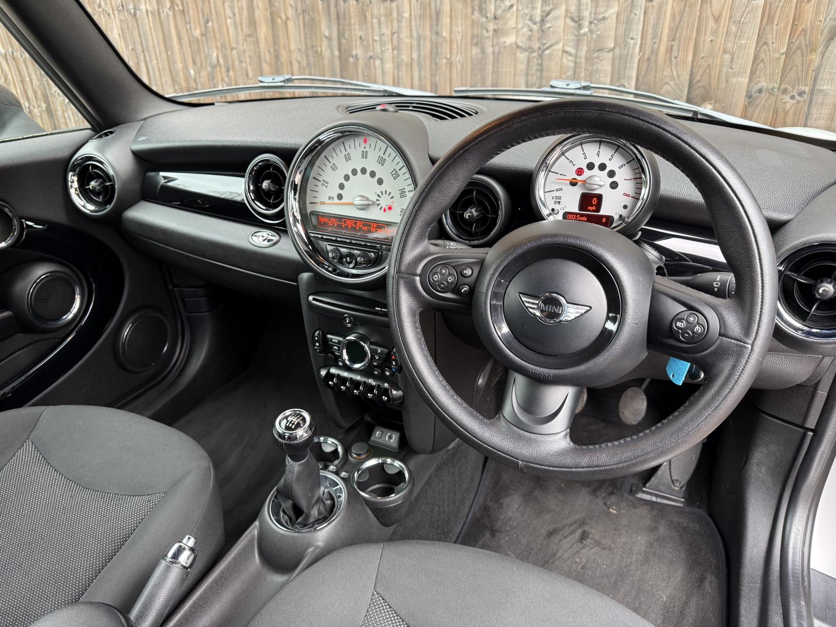 MINI Convertible 1.6 Cooper Convertible 2dr Petrol Manual Euro 6 (s/s) (122 ps)