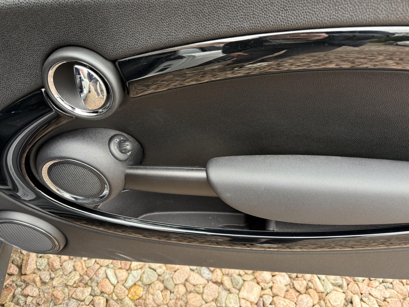 MINI Convertible 1.6 Cooper Convertible 2dr Petrol Manual Euro 6 (s/s) (122 ps)