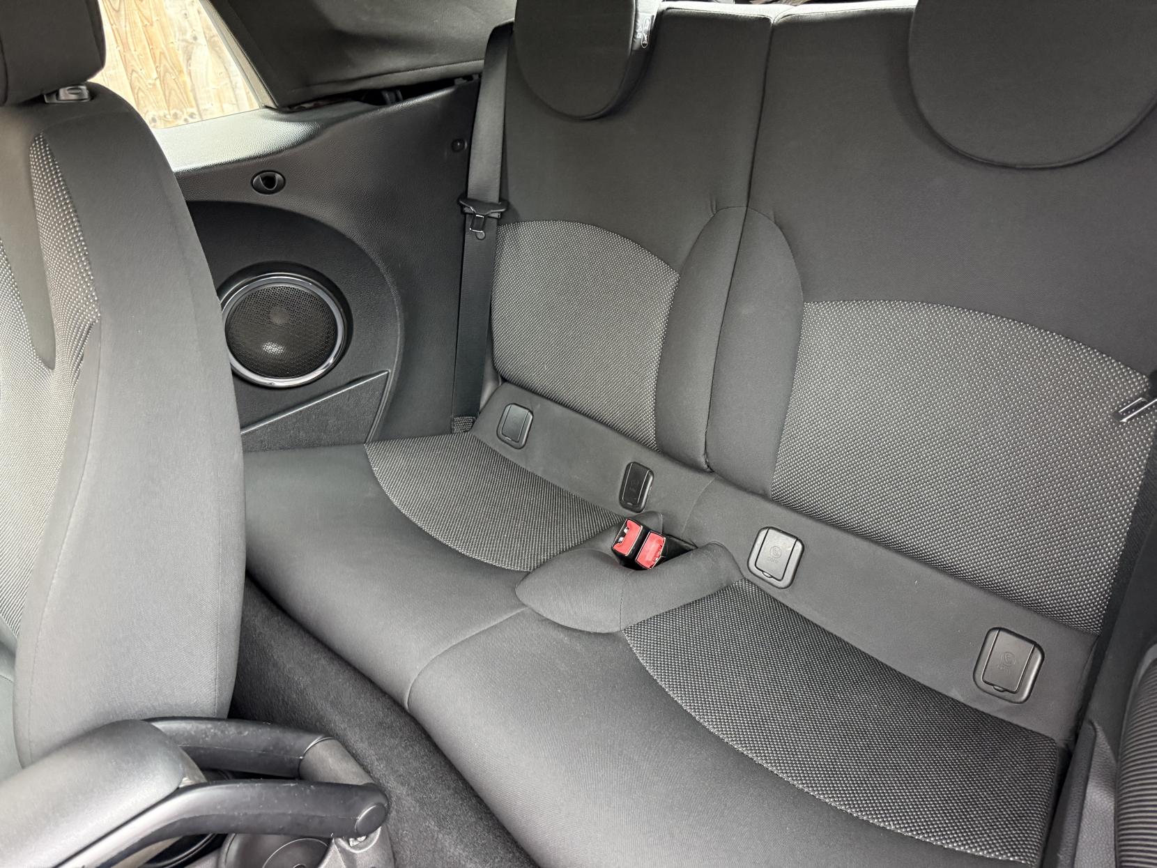 MINI Convertible 1.6 Cooper Convertible 2dr Petrol Manual Euro 6 (s/s) (122 ps)