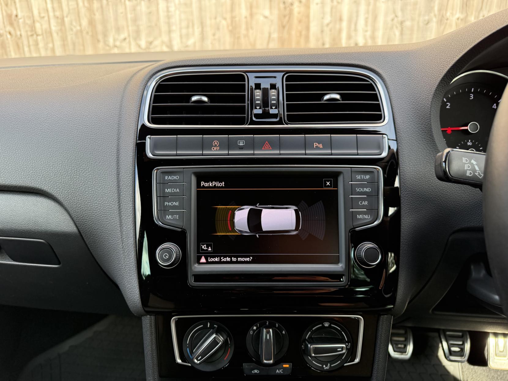 Volkswagen Polo 1.4 TDI BlueMotion Tech R-Line Hatchback 5dr Diesel Manual Euro 6 (s/s) (90 ps)