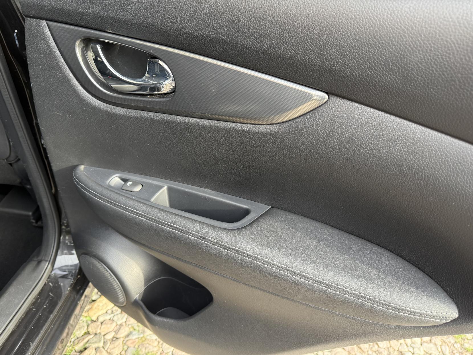 Nissan Qashqai 1.5 dCi Tekna SUV 5dr Diesel Manual Euro 6 (s/s) (110 ps)