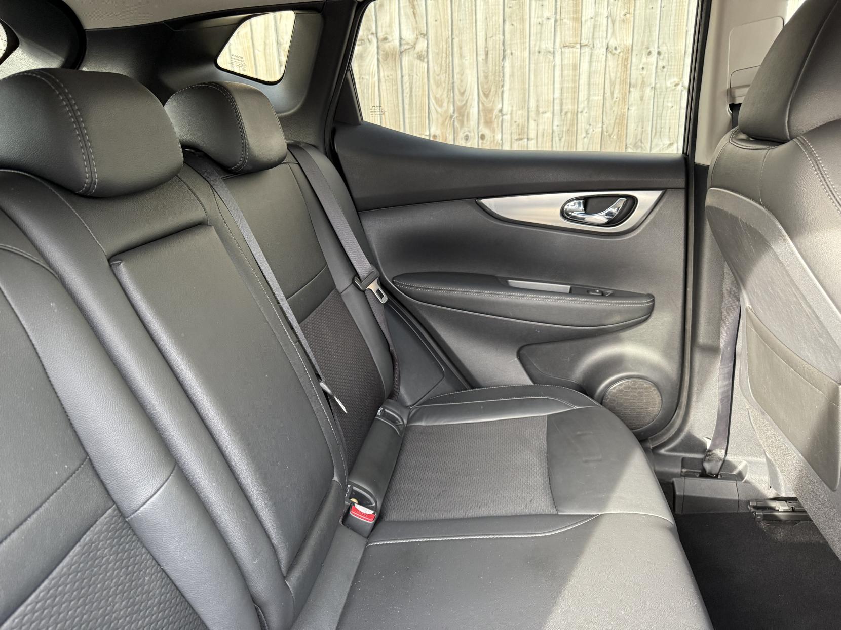 Nissan Qashqai 1.5 dCi Tekna SUV 5dr Diesel Manual Euro 6 (s/s) (110 ps)