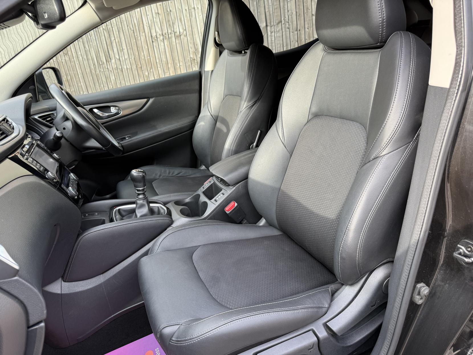 Nissan Qashqai 1.5 dCi Tekna SUV 5dr Diesel Manual Euro 6 (s/s) (110 ps)