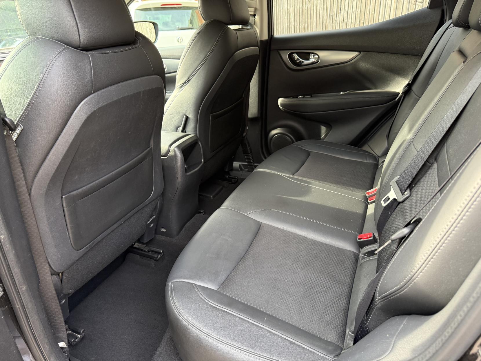 Nissan Qashqai 1.5 dCi Tekna SUV 5dr Diesel Manual Euro 6 (s/s) (110 ps)