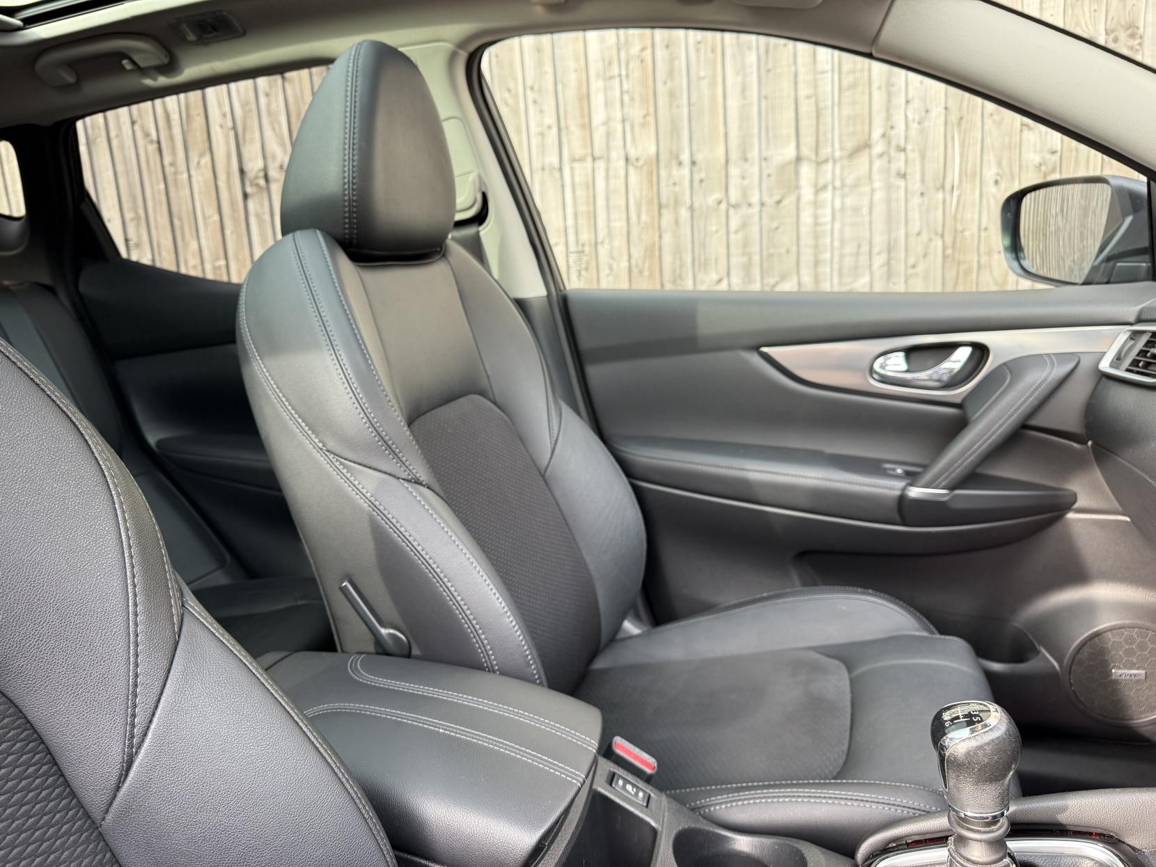 Nissan Qashqai 1.5 dCi Tekna SUV 5dr Diesel Manual Euro 6 (s/s) (110 ps)