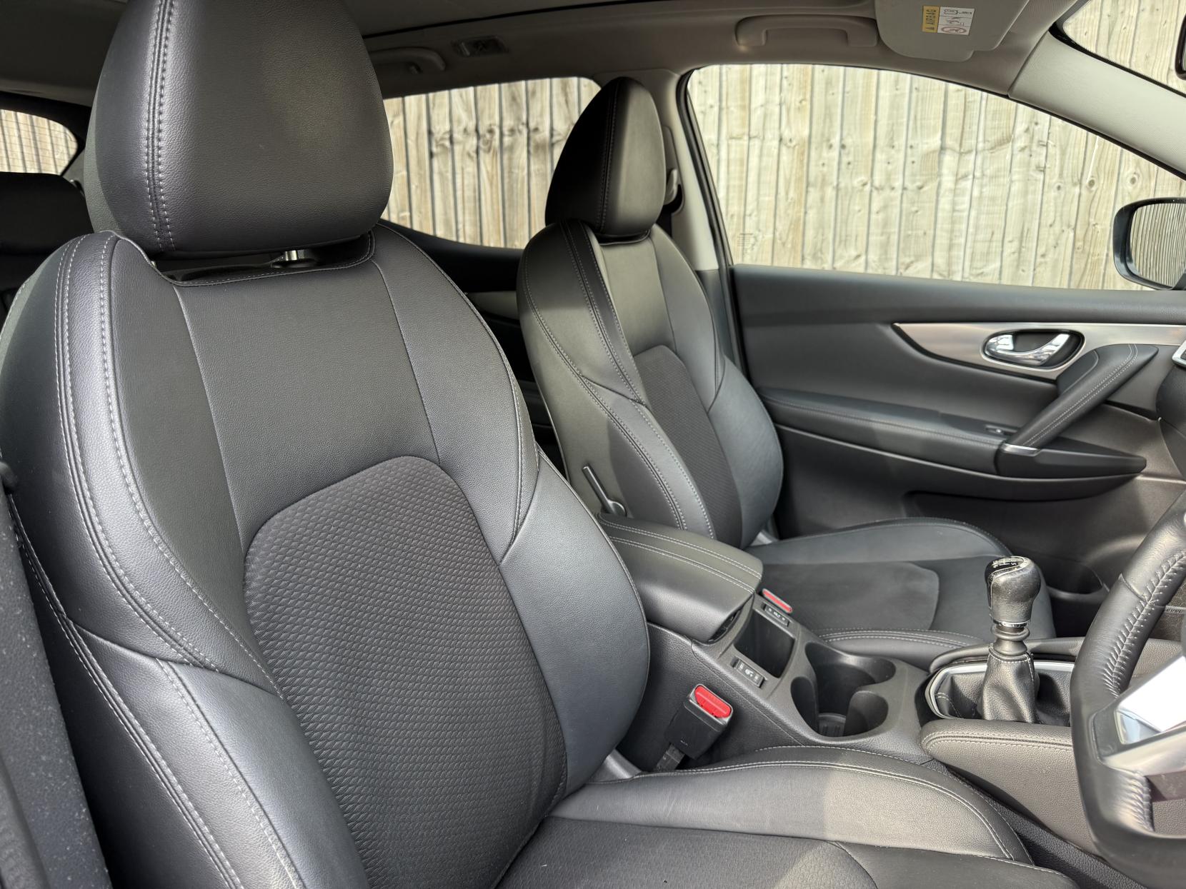 Nissan Qashqai 1.5 dCi Tekna SUV 5dr Diesel Manual Euro 6 (s/s) (110 ps)