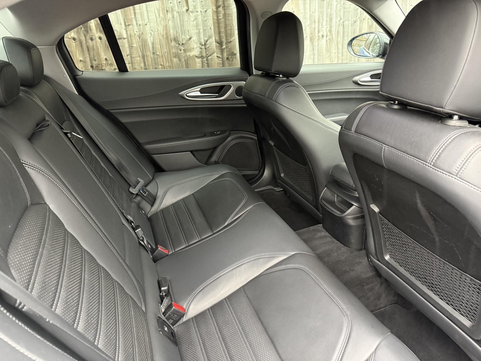 Alfa Romeo Giulia 2.0T Veloce Saloon 4dr Petrol Auto Euro 6 (s/s) (280 ps)