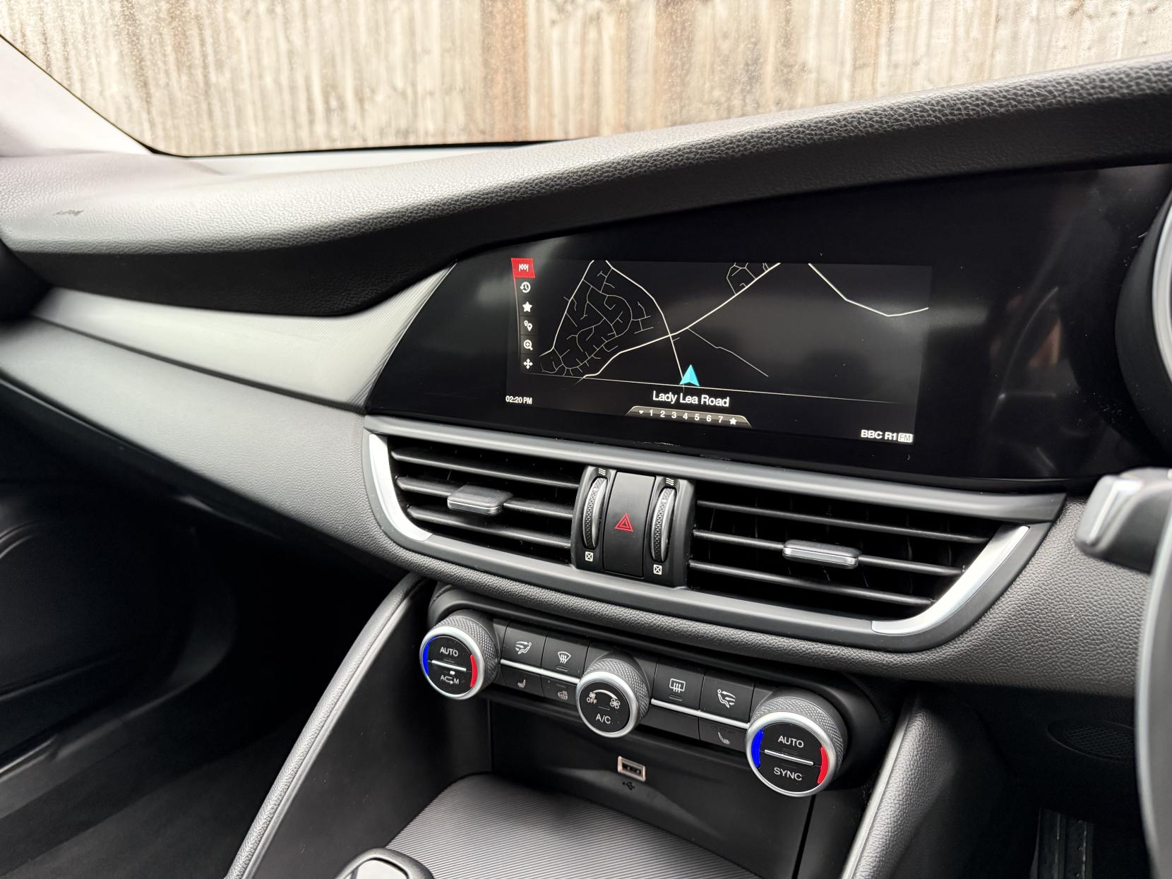 Alfa Romeo Giulia 2.0T Veloce Saloon 4dr Petrol Auto Euro 6 (s/s) (280 ps)