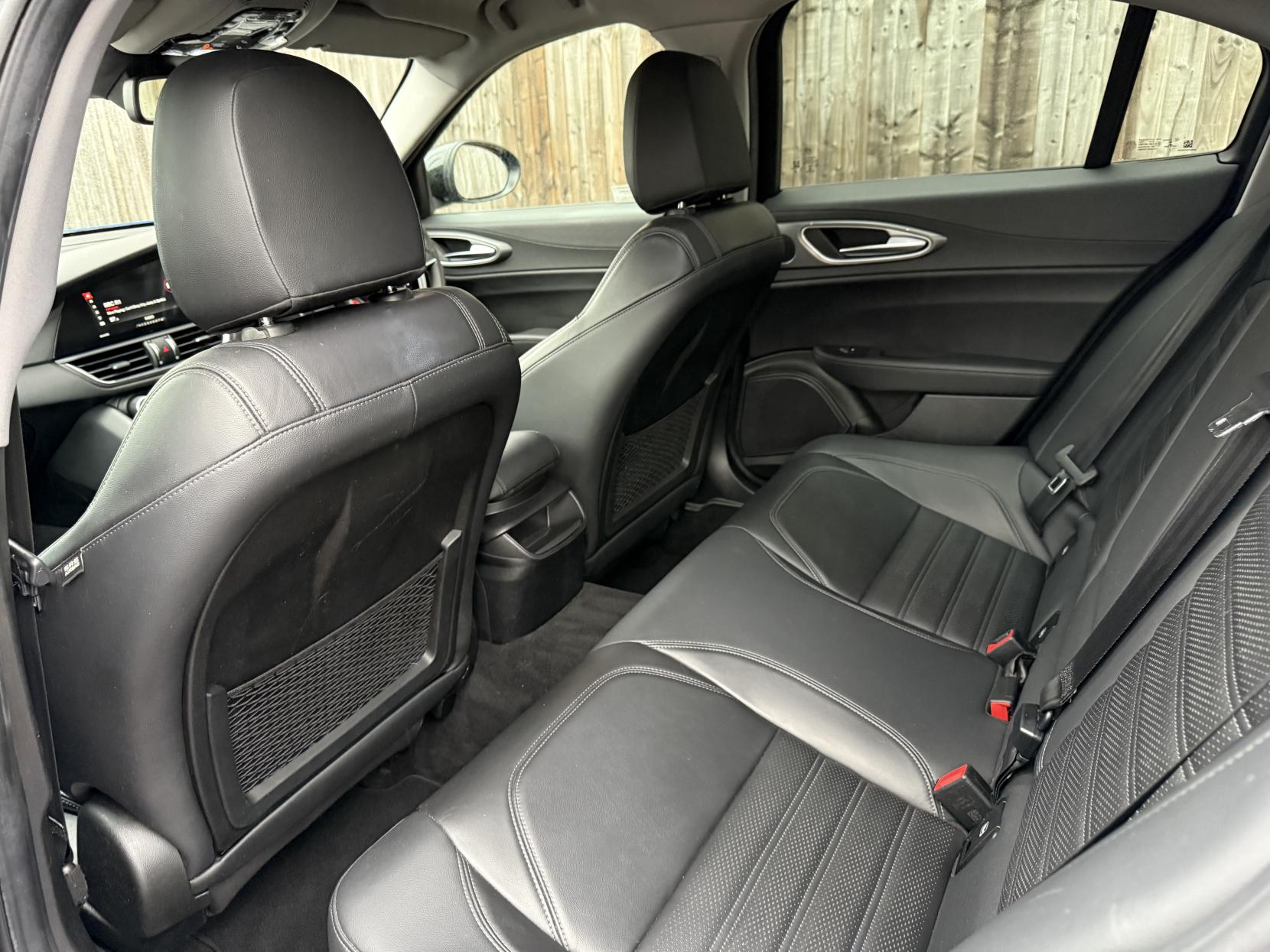 Alfa Romeo Giulia 2.0T Veloce Saloon 4dr Petrol Auto Euro 6 (s/s) (280 ps)