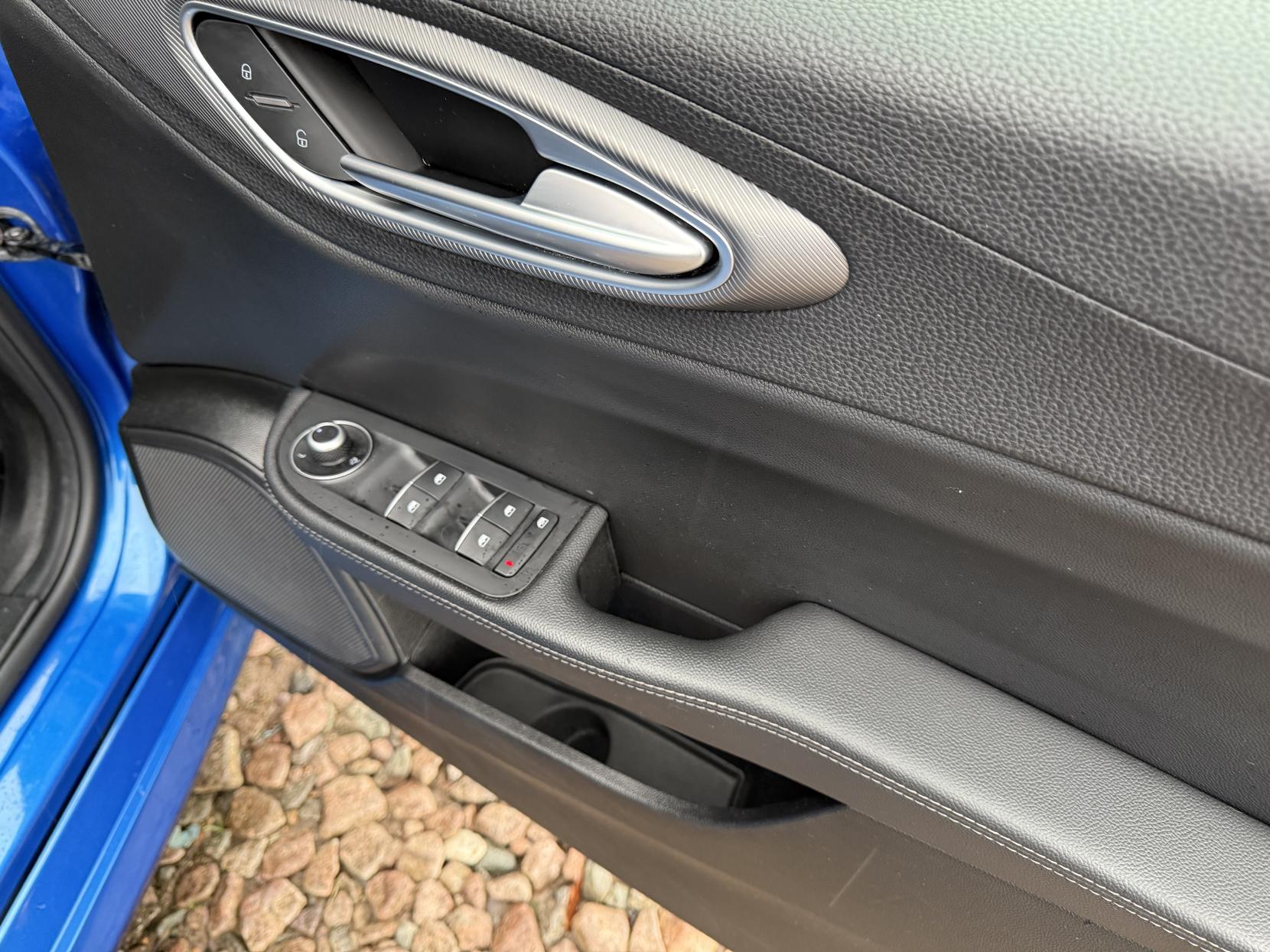 Alfa Romeo Giulia 2.0T Veloce Saloon 4dr Petrol Auto Euro 6 (s/s) (280 ps)