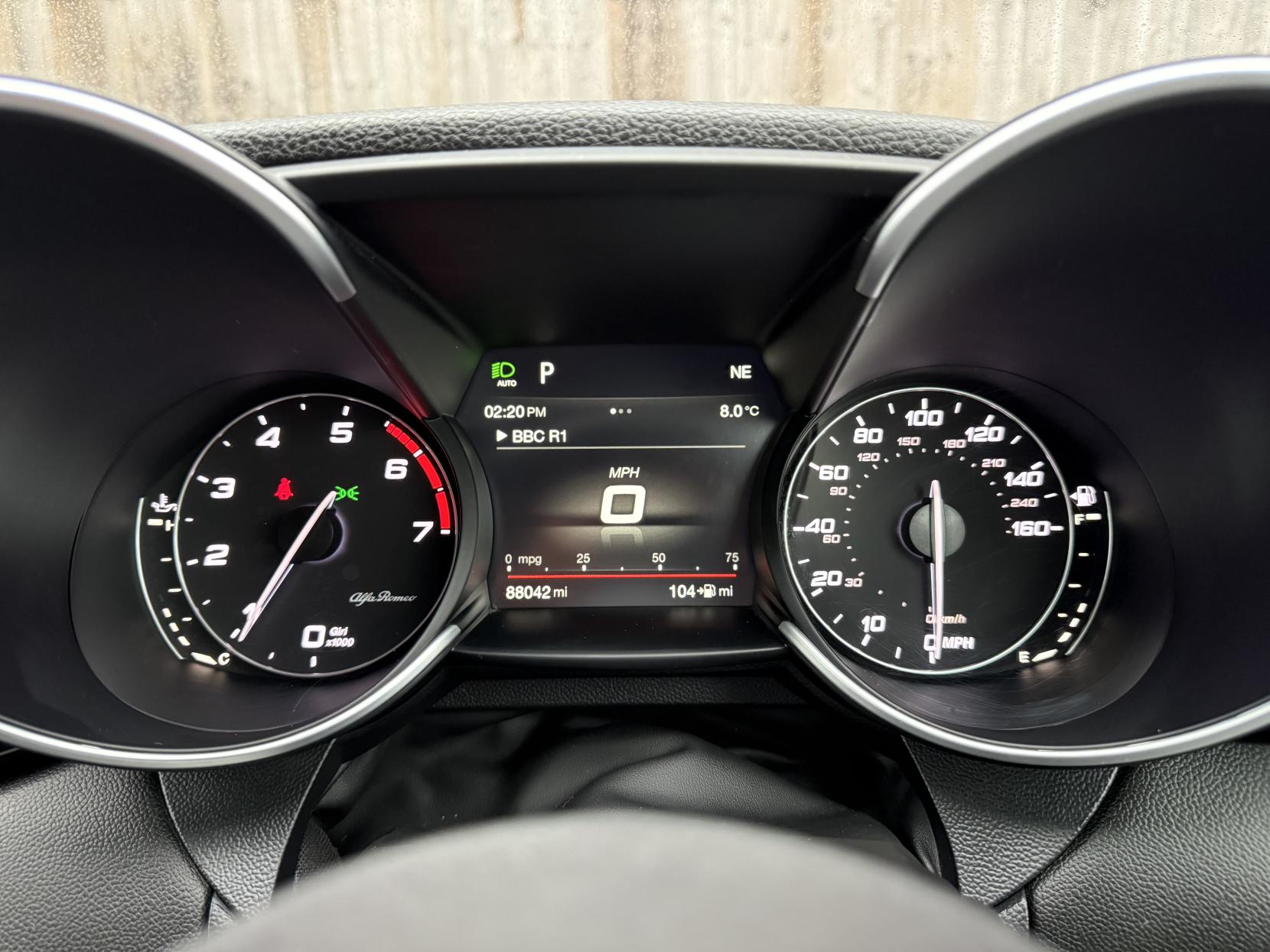 Alfa Romeo Giulia 2.0T Veloce Saloon 4dr Petrol Auto Euro 6 (s/s) (280 ps)