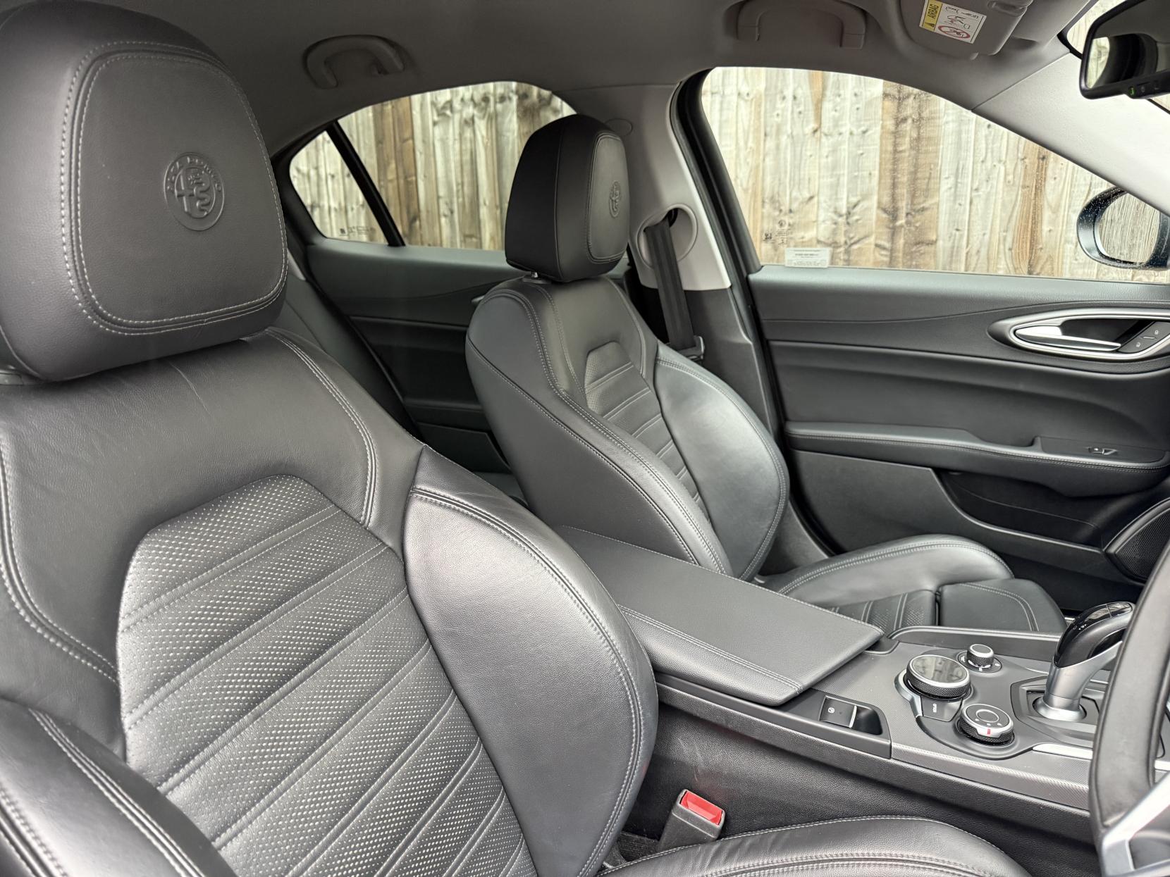 Alfa Romeo Giulia 2.0T Veloce Saloon 4dr Petrol Auto Euro 6 (s/s) (280 ps)