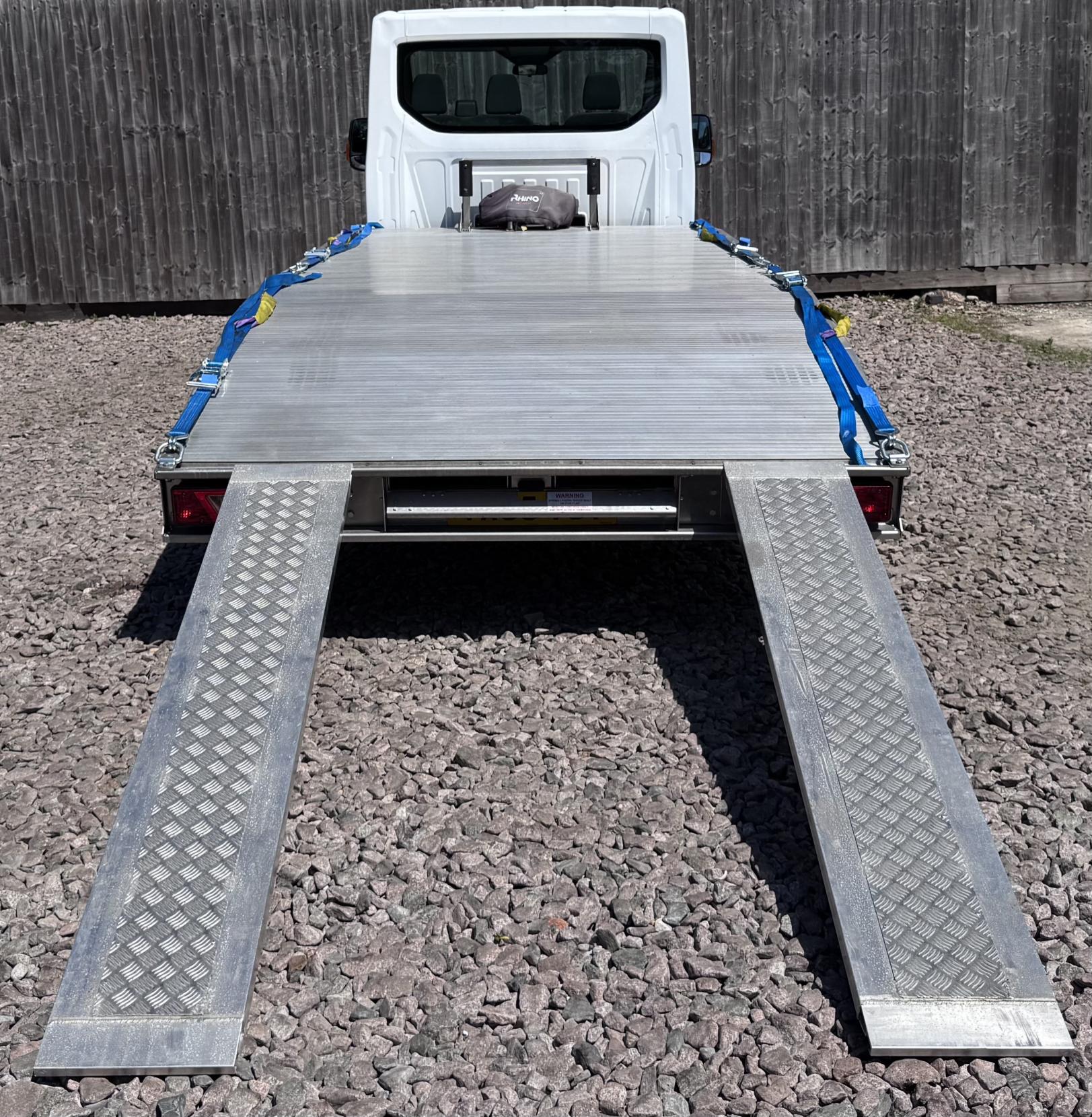 Ford Transit 2.2 TDCi 350 Chassis Cab 2dr Diesel Manual RWD L4 H1 Euro 5 (DRW) (125 ps)