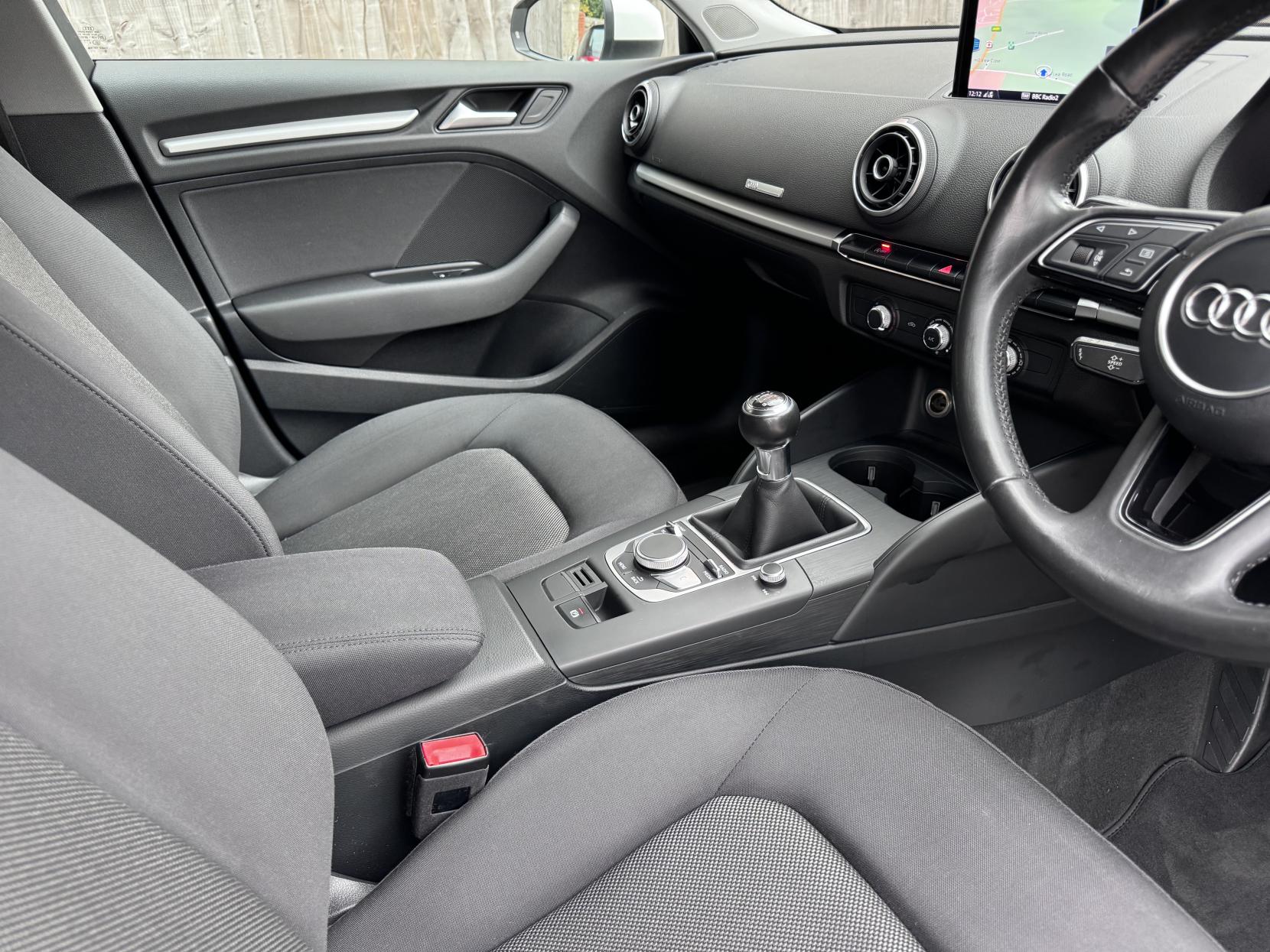 Audi A3 2.0 TDI SE Technik Sportback 5dr Diesel Manual Euro 6 (s/s) (150 ps)