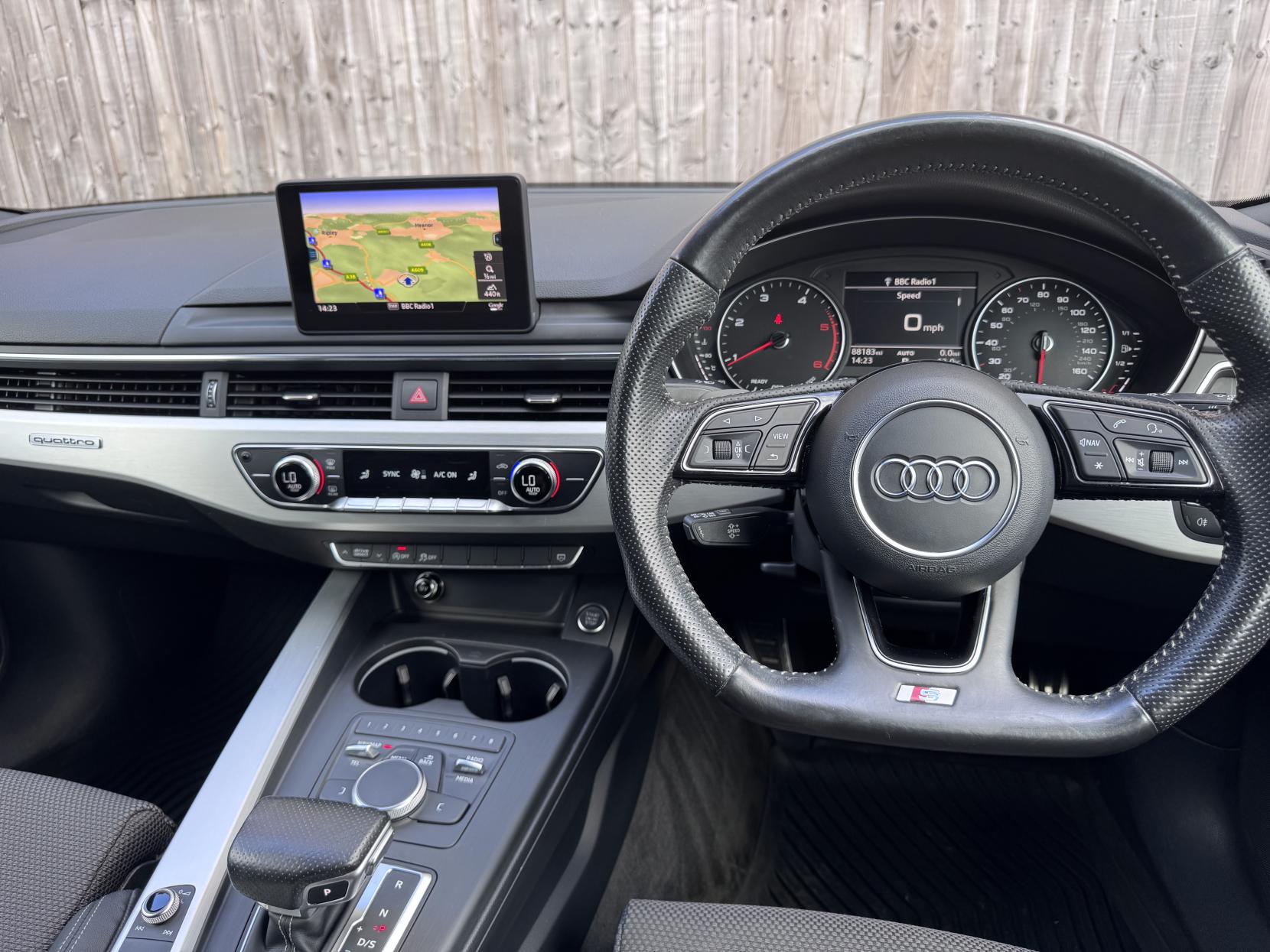 Audi A4 Avant 2.0 TDI S line Estate 5dr Diesel S Tronic quattro Euro 6 (s/s) (190 ps)