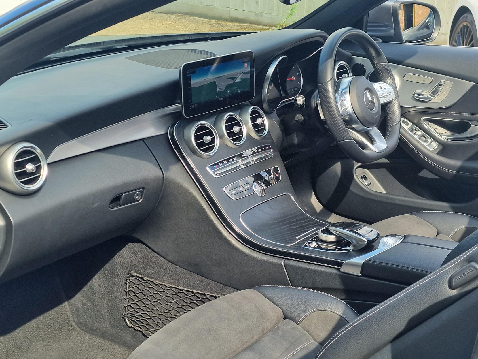 Mercedes-Benz C Class 2.0 C300d AMG Line (Premium) Cabriolet 2dr Diesel G-Tronic+ Euro 6 (s/s) (245 ps)