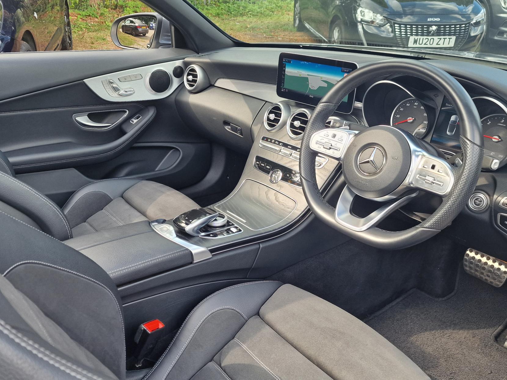 Mercedes-Benz C Class 2.0 C300d AMG Line (Premium) Cabriolet 2dr Diesel G-Tronic+ Euro 6 (s/s) (245 ps)
