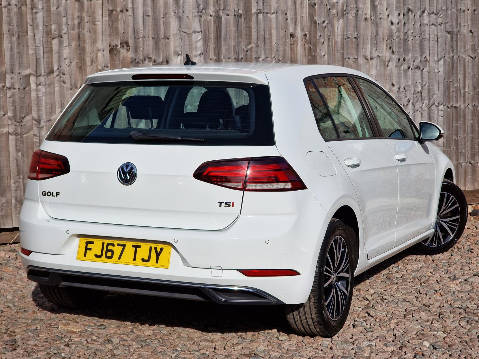 Volkswagen Golf 1.4 TSI BlueMotion Tech SE Nav Hatchback 5dr Petrol Manual Euro 6 (s/s) (125 ps)