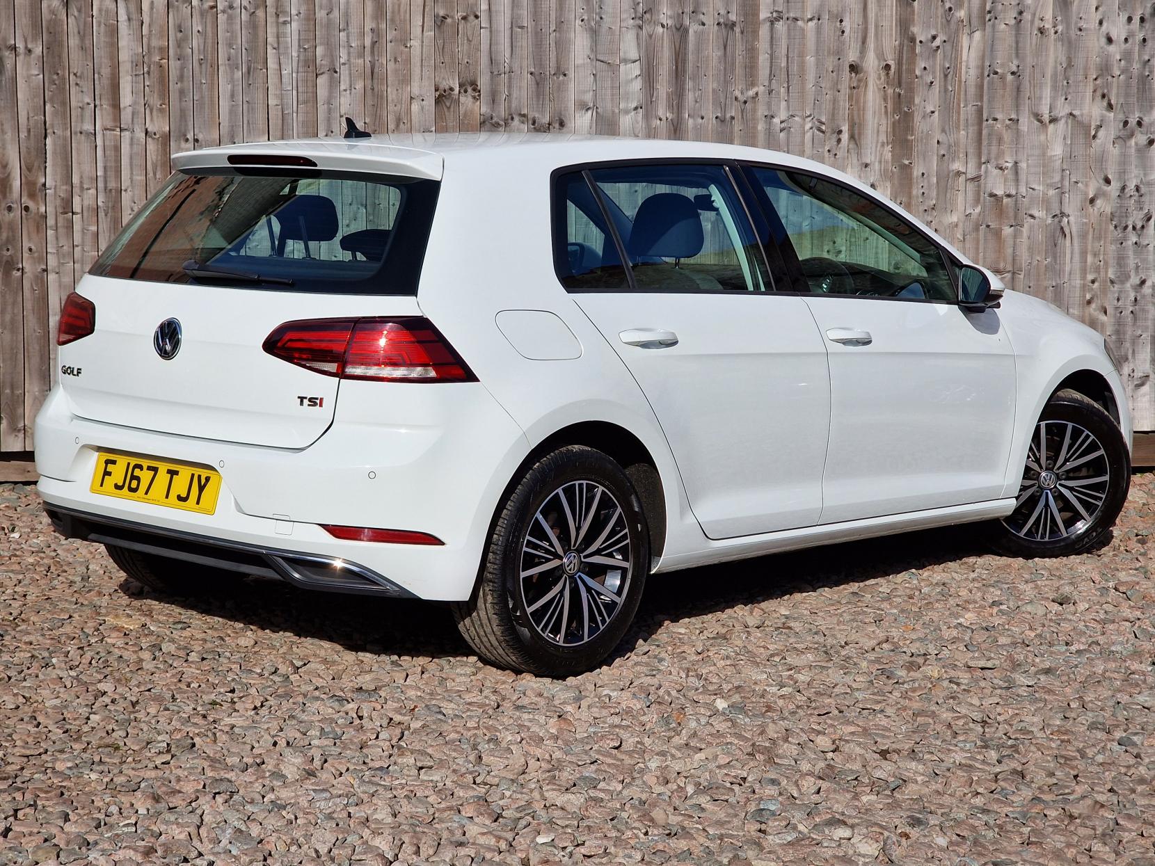 Volkswagen Golf 1.4 TSI BlueMotion Tech SE Nav Hatchback 5dr Petrol Manual Euro 6 (s/s) (125 ps)