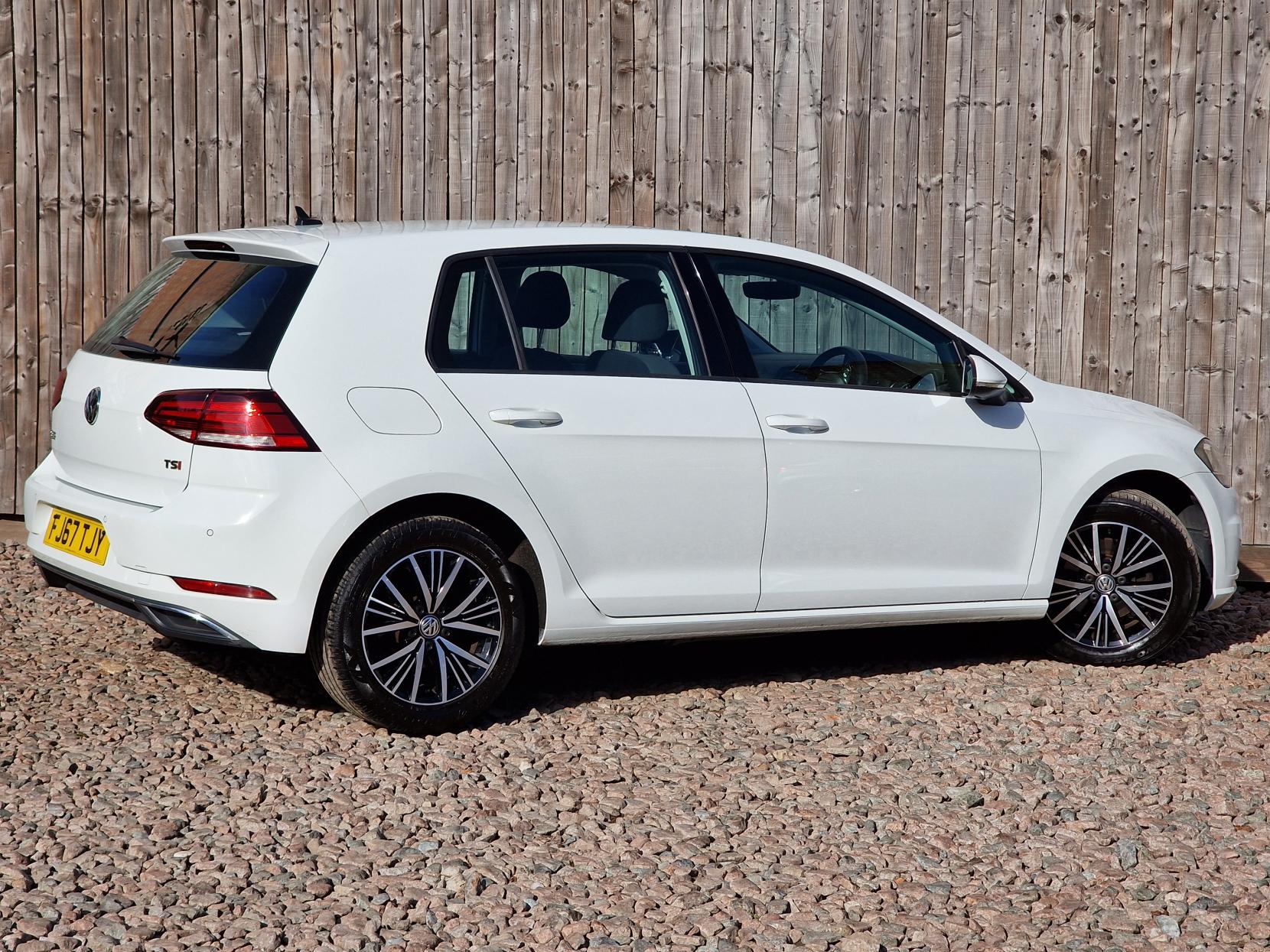 Volkswagen Golf 1.4 TSI BlueMotion Tech SE Nav Hatchback 5dr Petrol Manual Euro 6 (s/s) (125 ps)