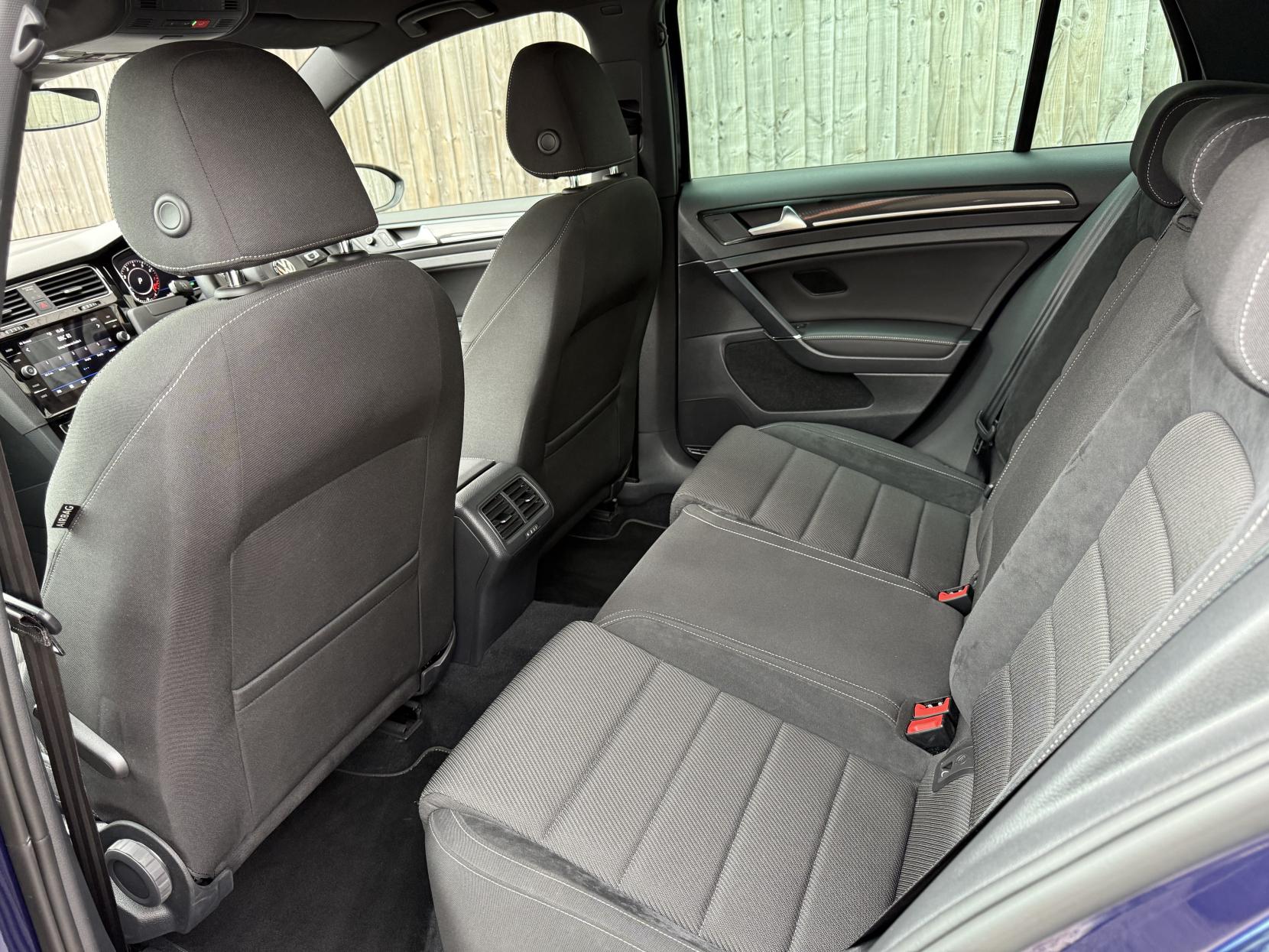 Volkswagen Golf 2.0 TSI R Hatchback 5dr Petrol DSG 4Motion Euro 6 (s/s) (300 ps)