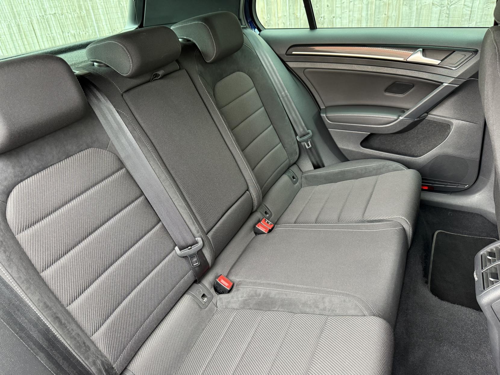Volkswagen Golf 2.0 TSI R Hatchback 5dr Petrol DSG 4Motion Euro 6 (s/s) (300 ps)