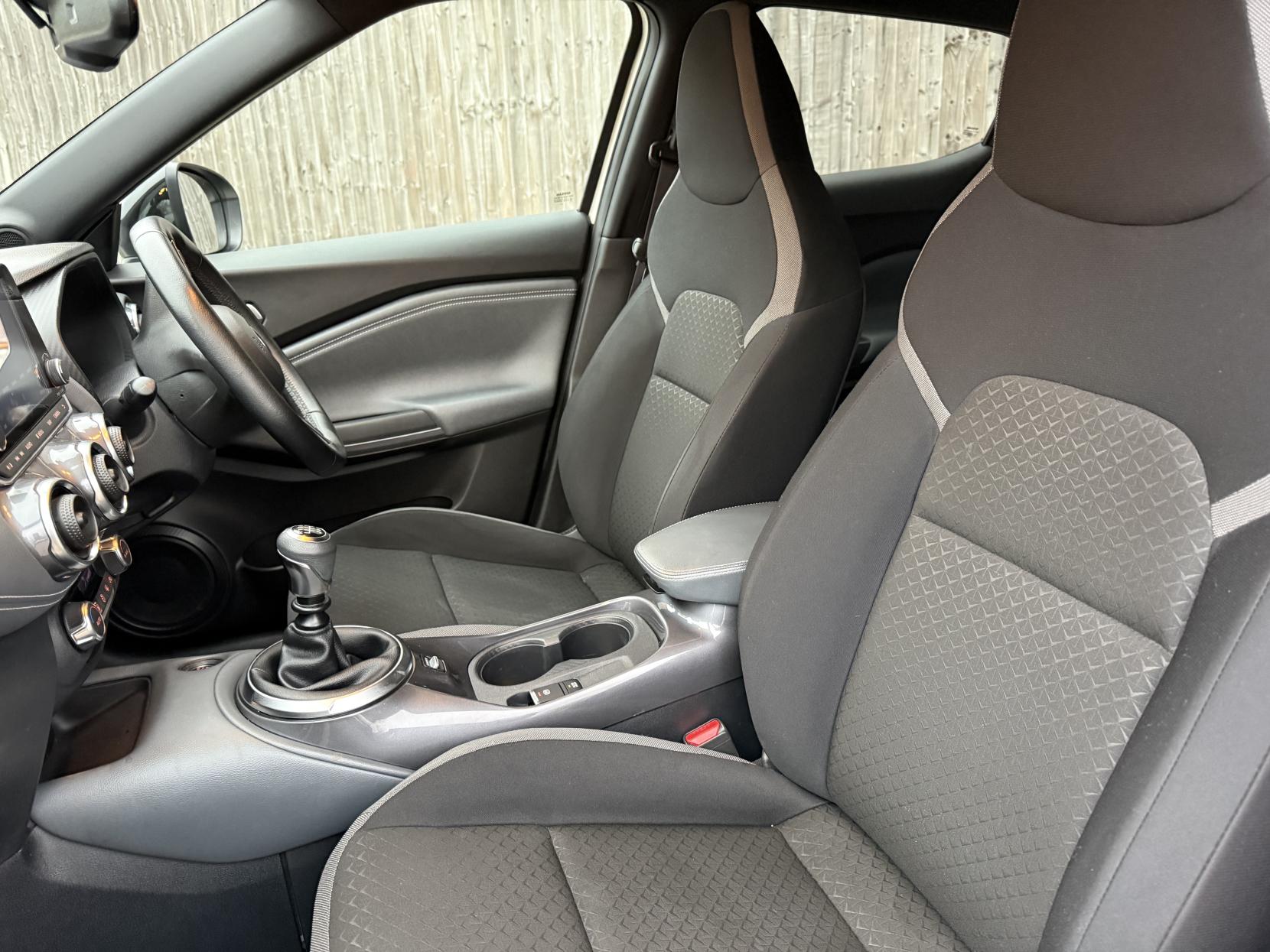 Nissan Juke 1.0 DIG-T N-Connecta SUV 5dr Petrol Manual Euro 6 (s/s) (114 ps)