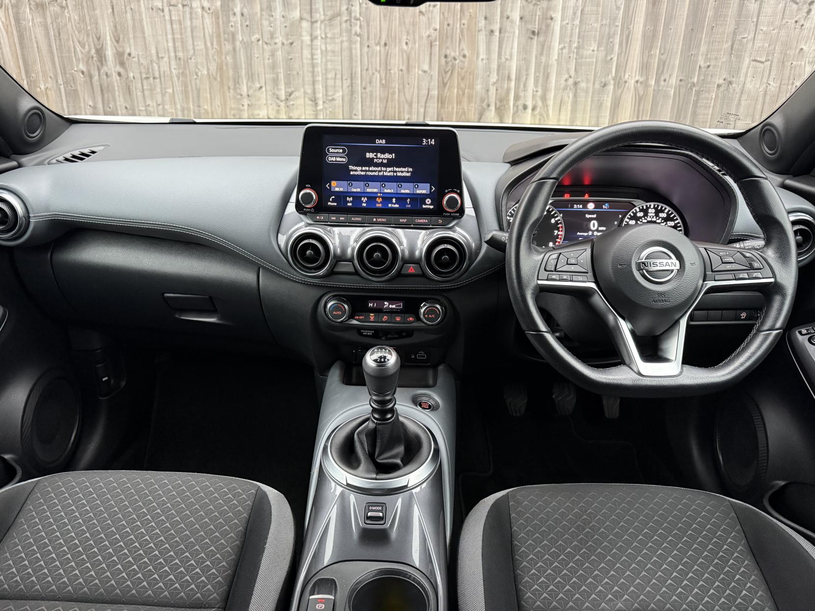 Nissan Juke 1.0 DIG-T N-Connecta SUV 5dr Petrol Manual Euro 6 (s/s) (114 ps)