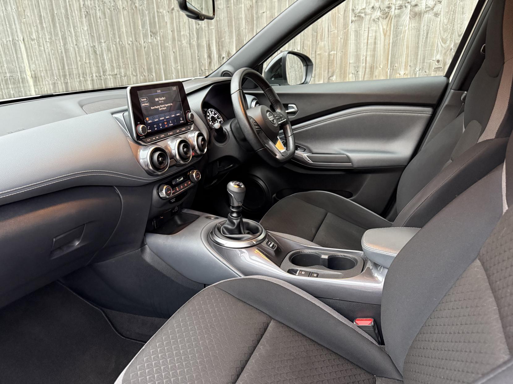 Nissan Juke 1.0 DIG-T N-Connecta SUV 5dr Petrol Manual Euro 6 (s/s) (114 ps)