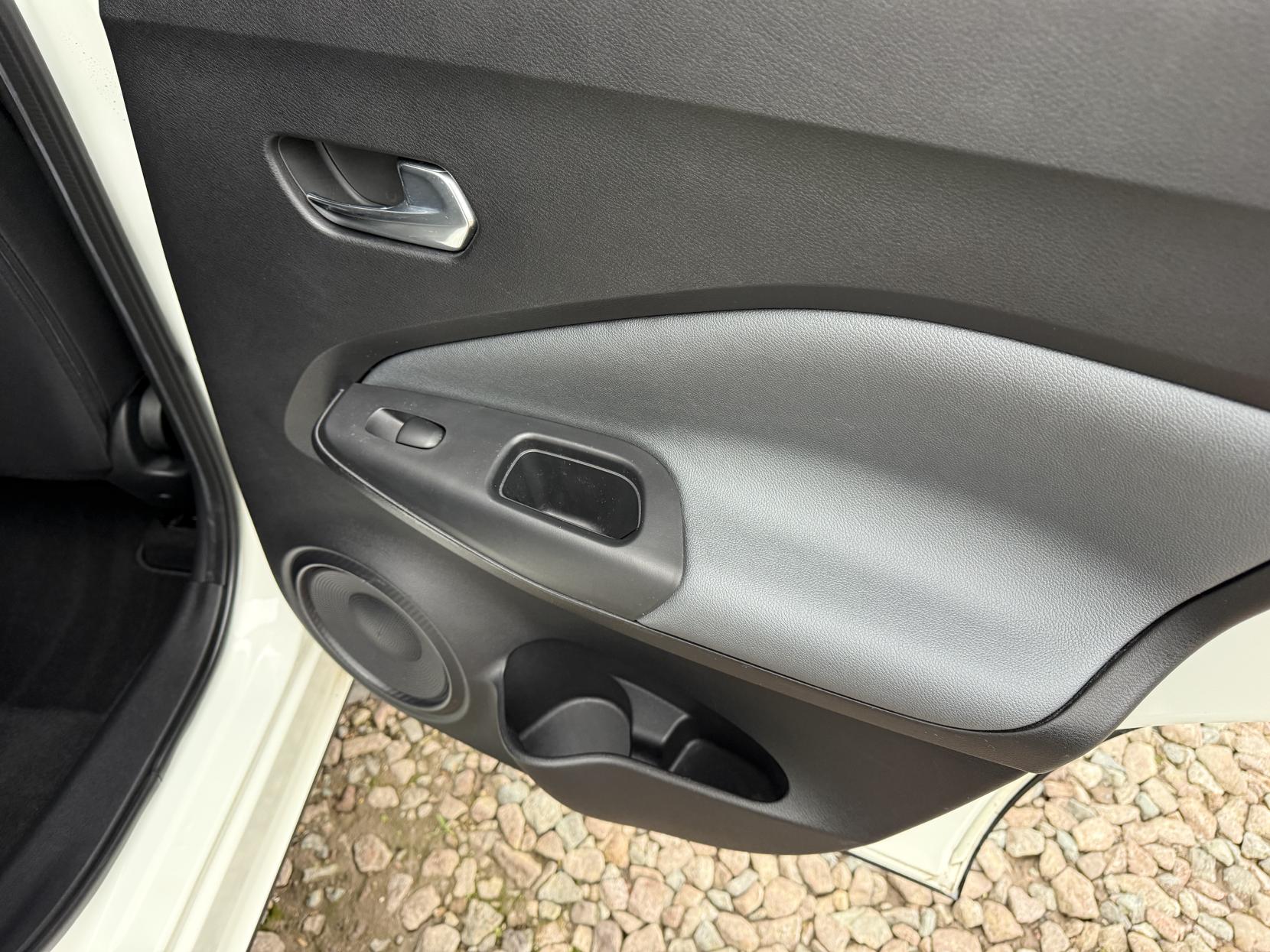 Nissan Juke 1.0 DIG-T N-Connecta SUV 5dr Petrol Manual Euro 6 (s/s) (114 ps)