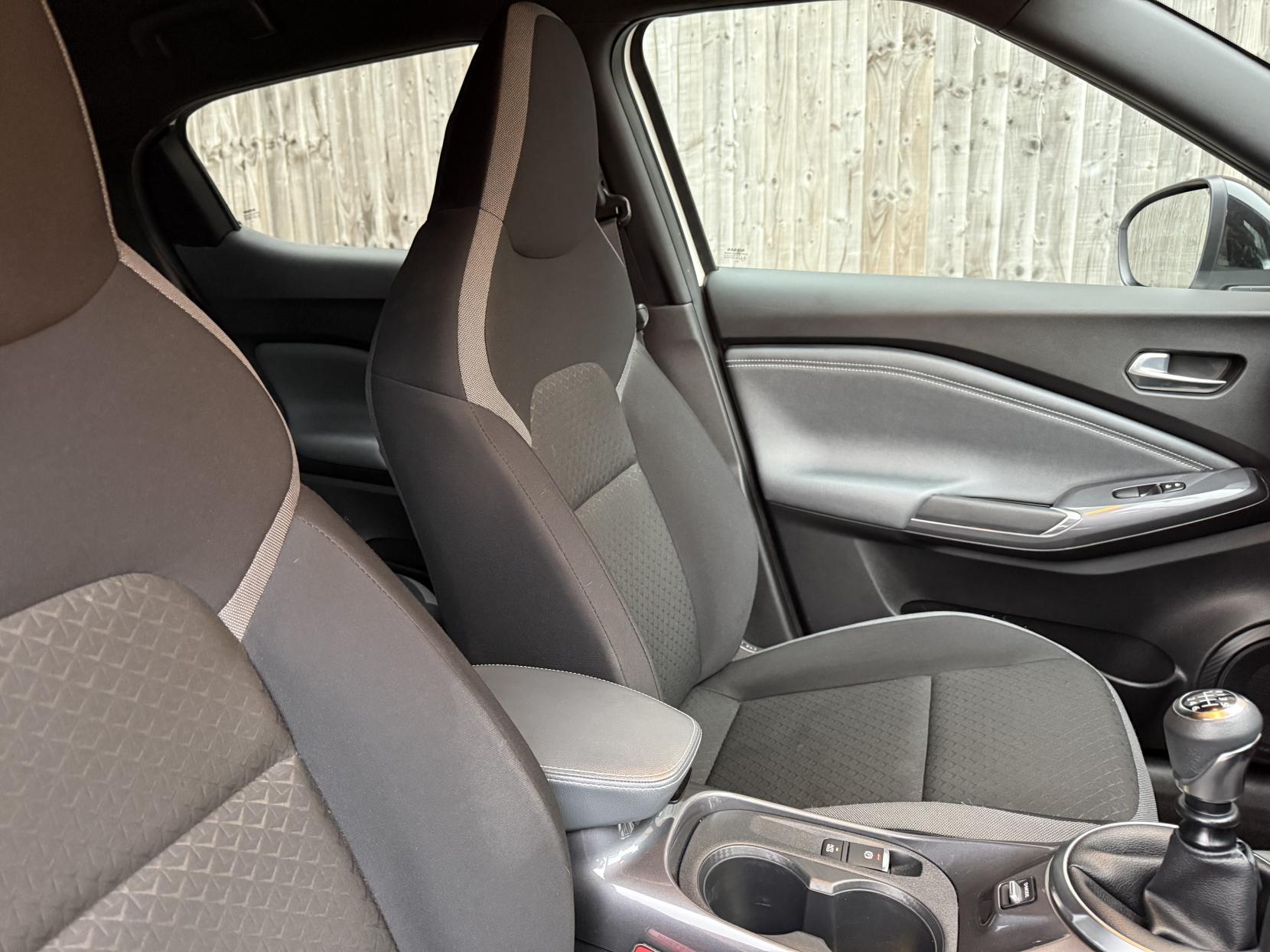 Nissan Juke 1.0 DIG-T N-Connecta SUV 5dr Petrol Manual Euro 6 (s/s) (114 ps)