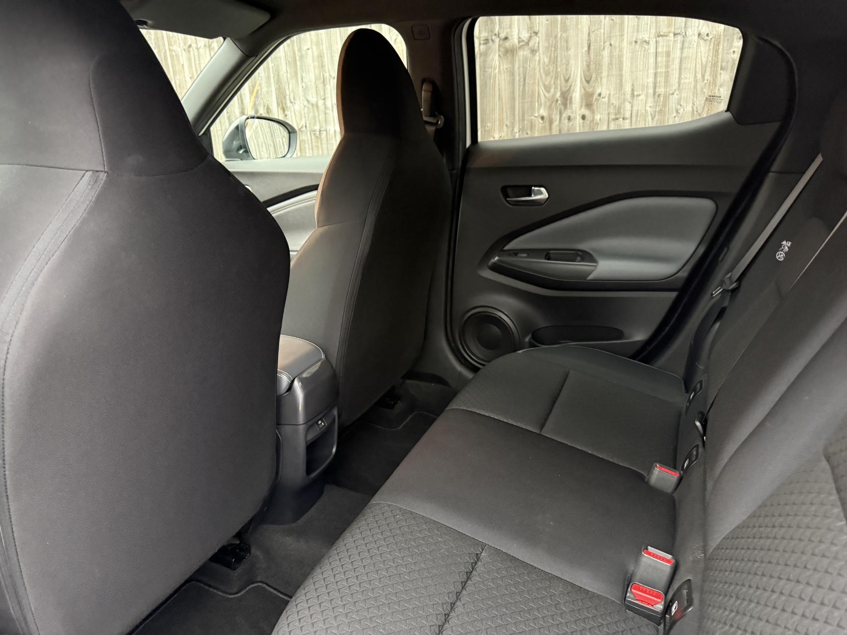 Nissan Juke 1.0 DIG-T N-Connecta SUV 5dr Petrol Manual Euro 6 (s/s) (114 ps)