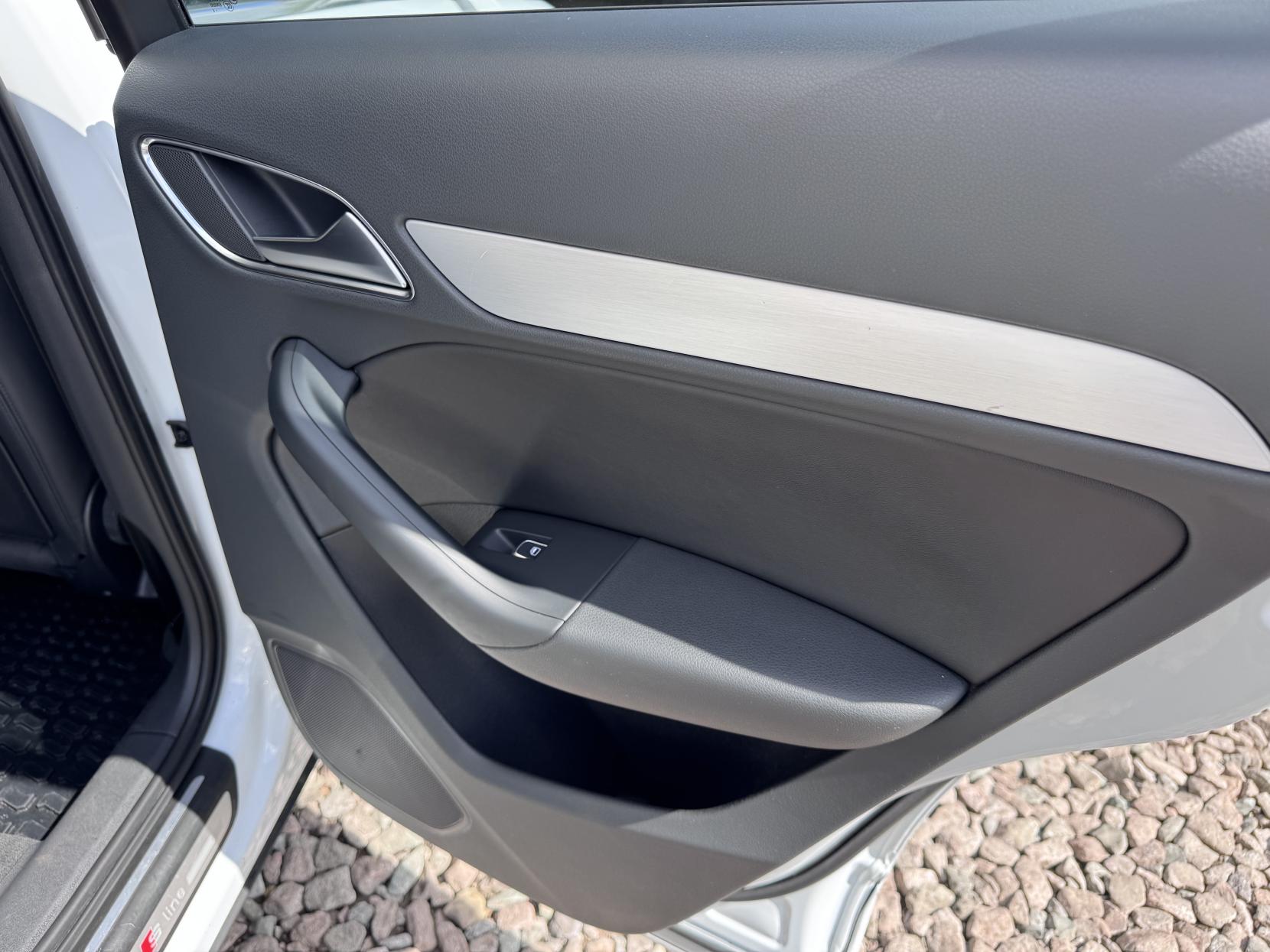 Audi Q3 2.0 TDI S line Plus SUV 5dr Diesel S Tronic quattro Euro 6 (s/s) (184 ps)