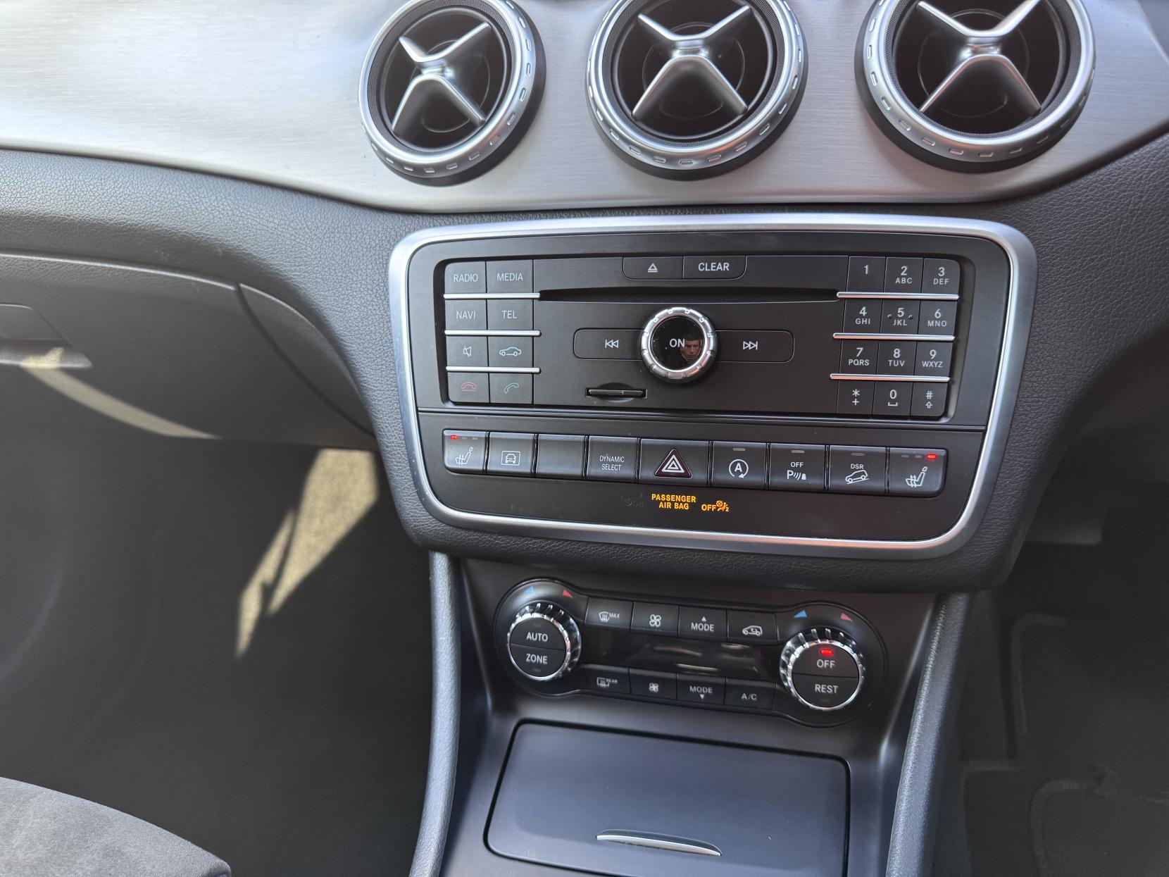 Mercedes-Benz GLA 2.1 GLA220d AMG Line (Premium) SUV 5dr Diesel 7G-DCT 4MATIC Euro 6 (s/s) (177 ps)