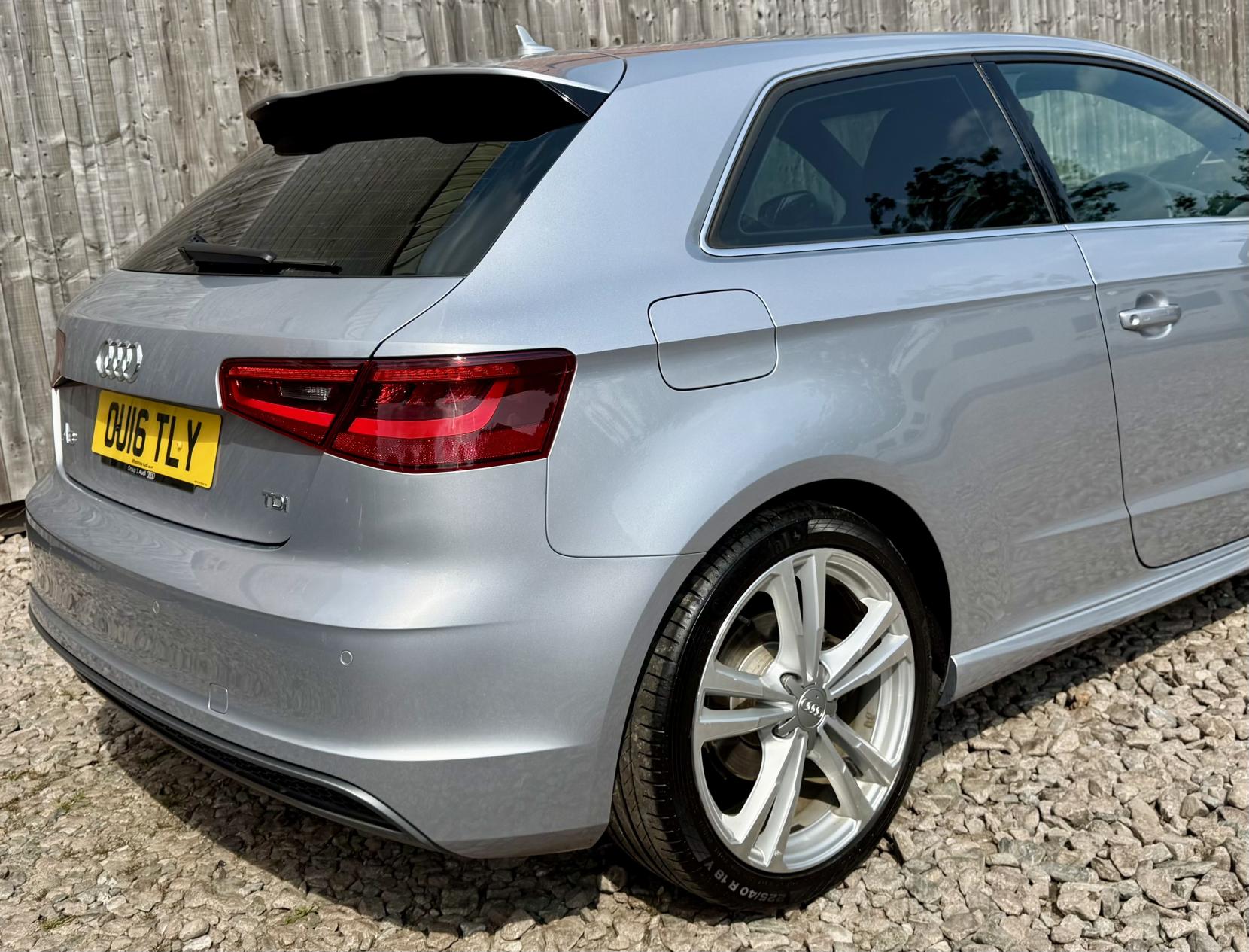 Audi A3 2.0 TDI S line Hatchback 3dr Diesel Manual Euro 6 (s/s) (Nav) (150 ps)