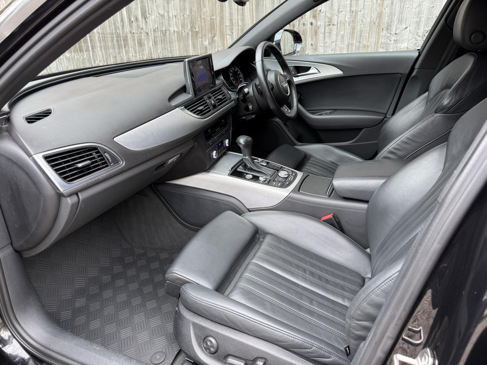 Audi A6 Avant 3.0 TDI V6 S line Estate 5dr Diesel S Tronic quattro Euro 5 (s/s) (204 ps)