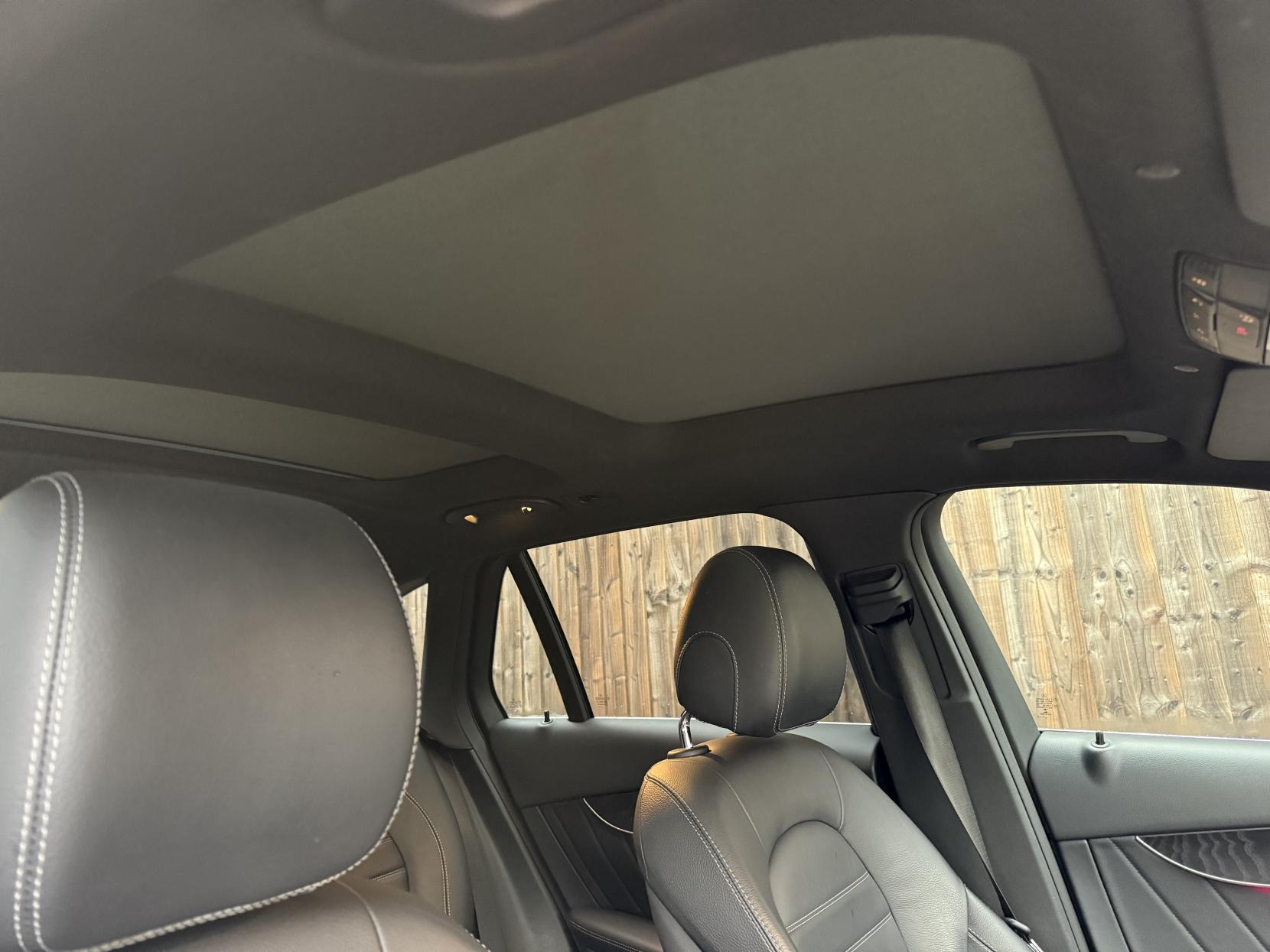 Mercedes-Benz GLC 2.0 GLC300d AMG Line (Premium Plus) SUV 5dr Diesel G-Tronic+ 4MATIC Euro 6 (s/s) (245 ps)