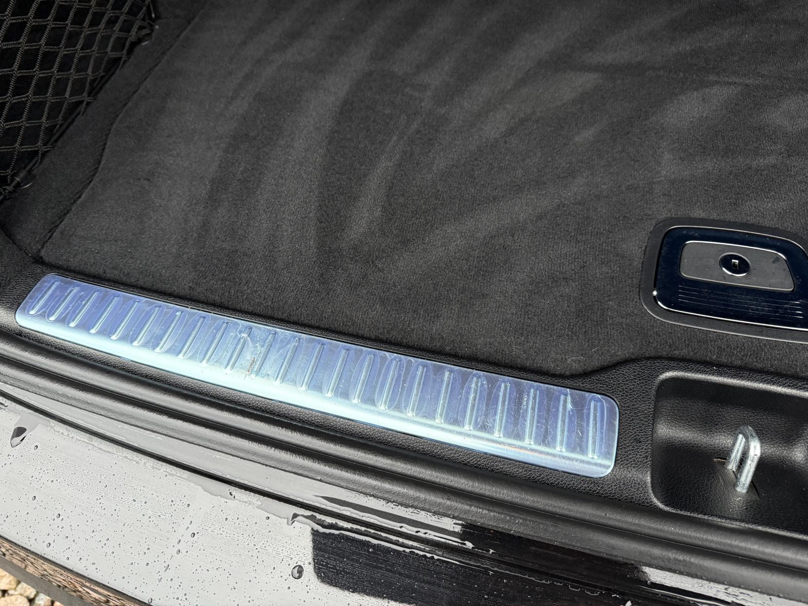 Mercedes-Benz GLC 2.0 GLC300d AMG Line (Premium Plus) SUV 5dr Diesel G-Tronic+ 4MATIC Euro 6 (s/s) (245 ps)