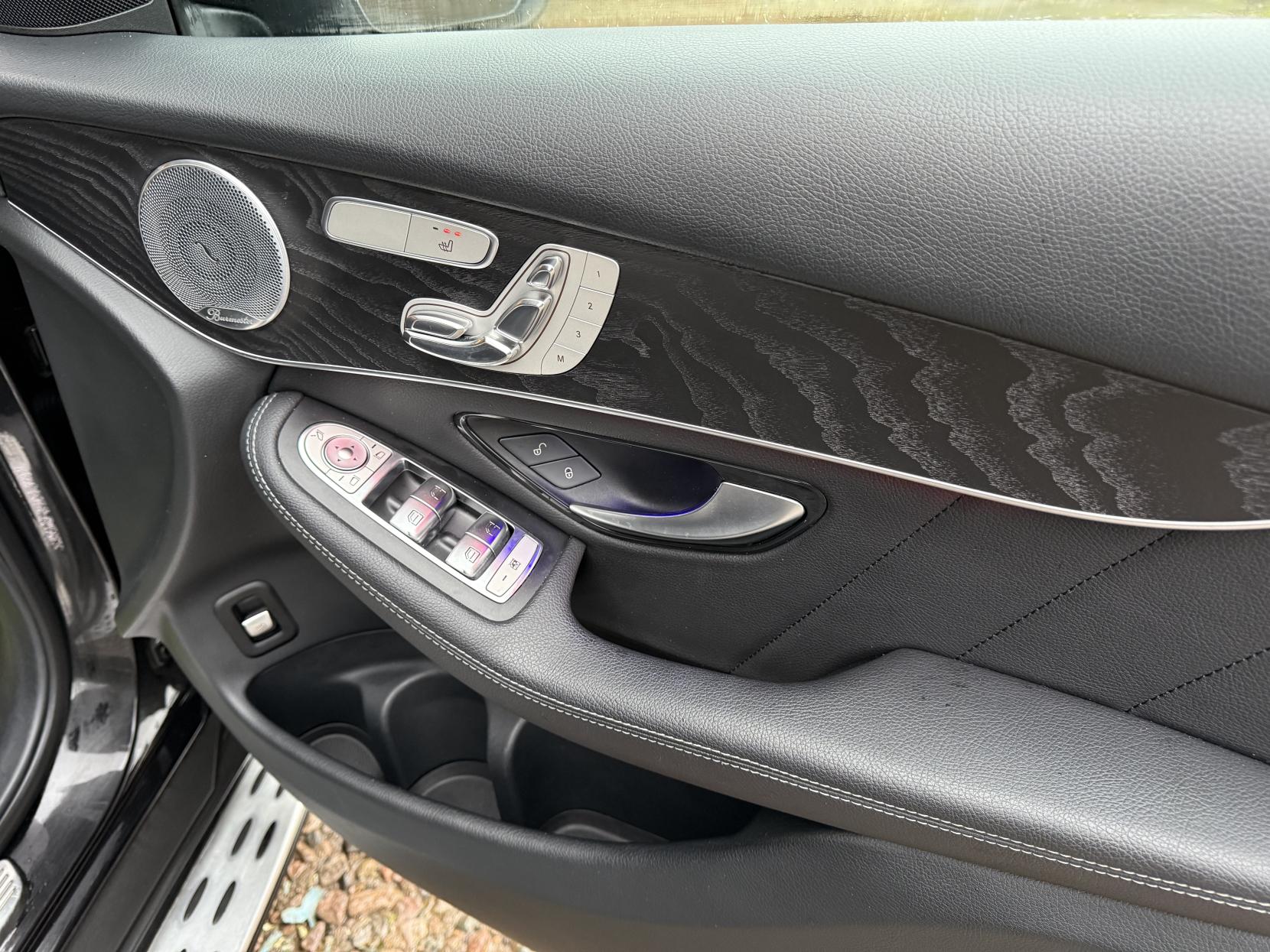 Mercedes-Benz GLC 2.0 GLC300d AMG Line (Premium Plus) SUV 5dr Diesel G-Tronic+ 4MATIC Euro 6 (s/s) (245 ps)