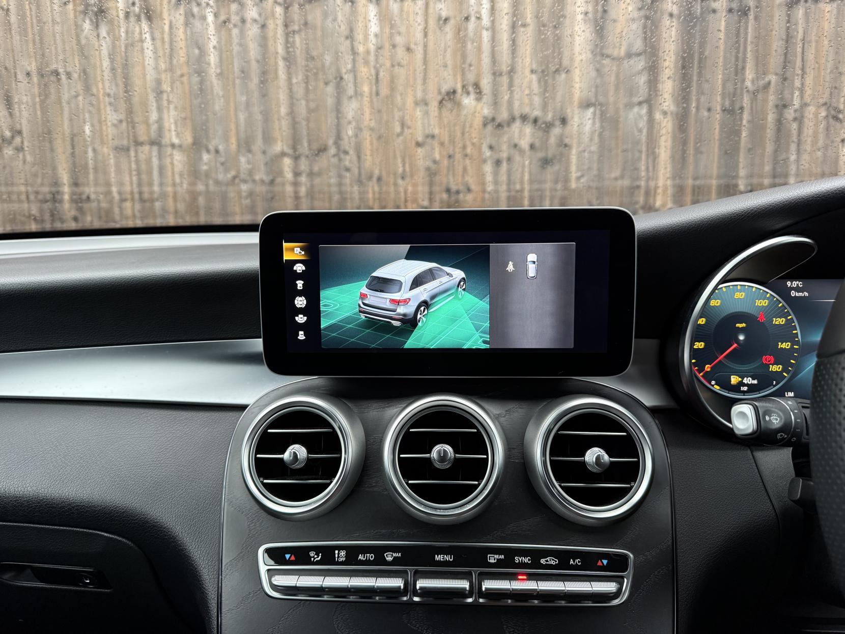 Mercedes-Benz GLC 2.0 GLC300d AMG Line (Premium Plus) SUV 5dr Diesel G-Tronic+ 4MATIC Euro 6 (s/s) (245 ps)