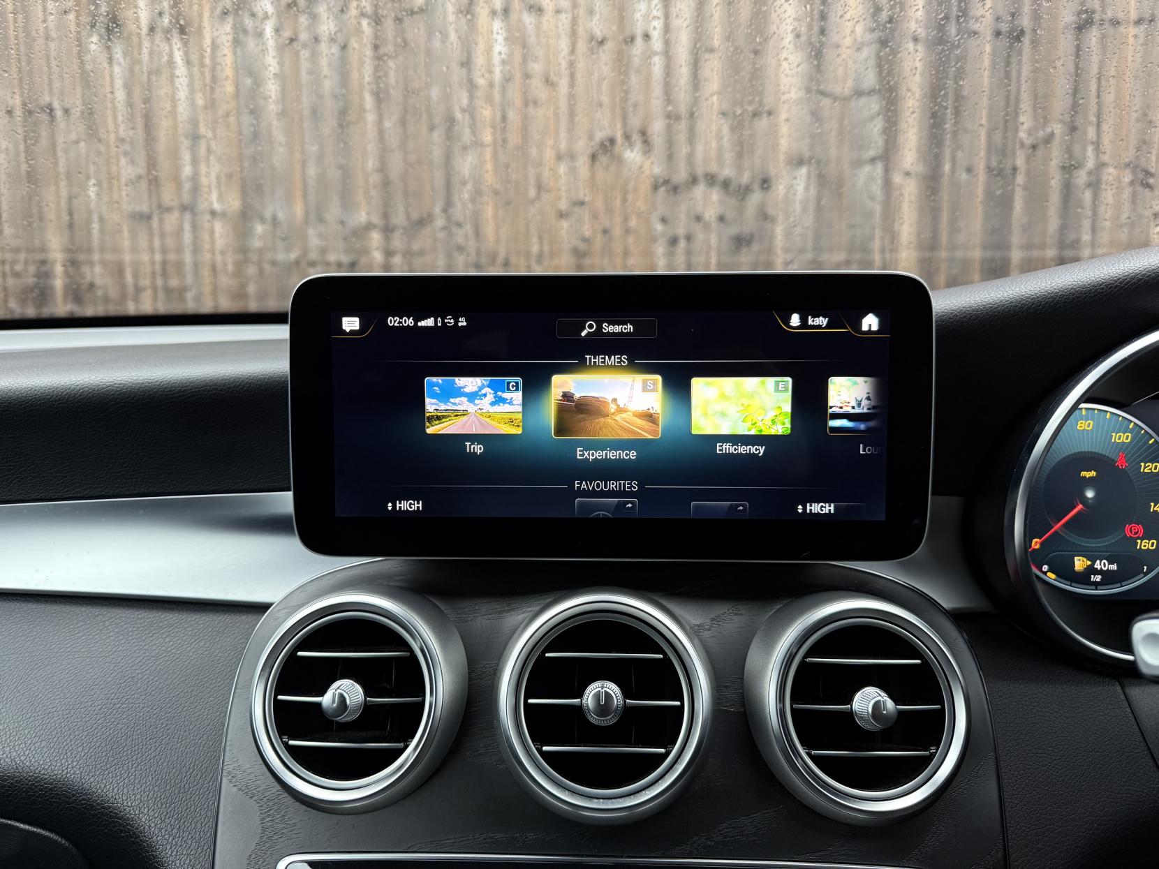 Mercedes-Benz GLC 2.0 GLC300d AMG Line (Premium Plus) SUV 5dr Diesel G-Tronic+ 4MATIC Euro 6 (s/s) (245 ps)