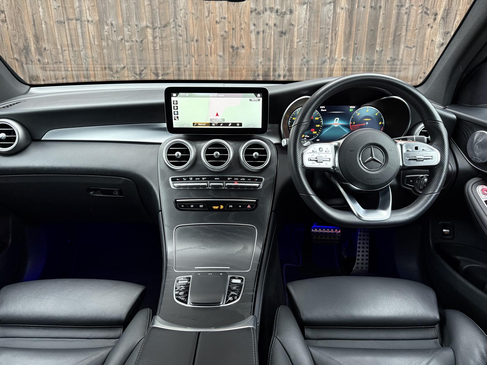 Mercedes-Benz GLC 2.0 GLC300d AMG Line (Premium Plus) SUV 5dr Diesel G-Tronic+ 4MATIC Euro 6 (s/s) (245 ps)