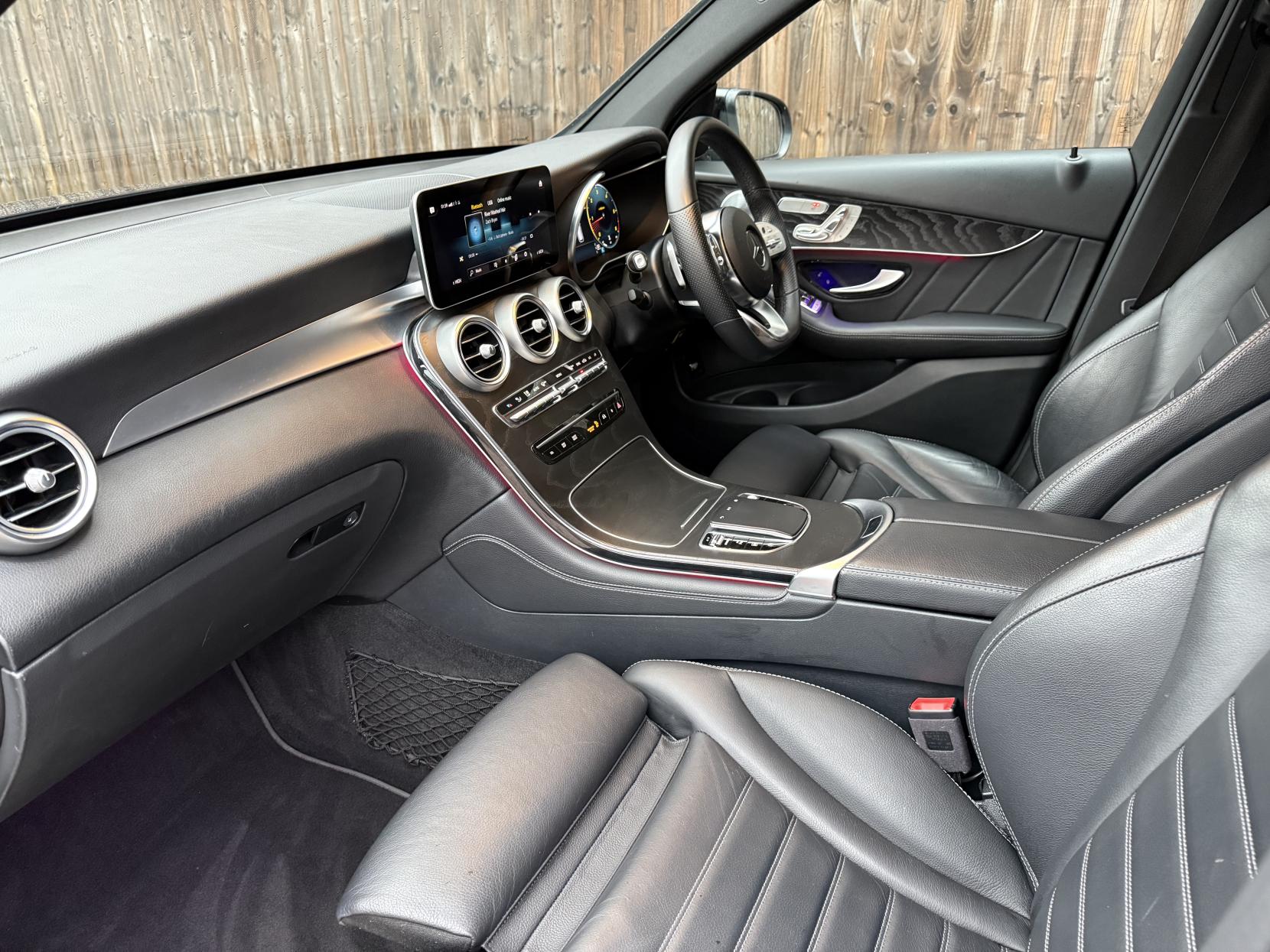 Mercedes-Benz GLC 2.0 GLC300d AMG Line (Premium Plus) SUV 5dr Diesel G-Tronic+ 4MATIC Euro 6 (s/s) (245 ps)