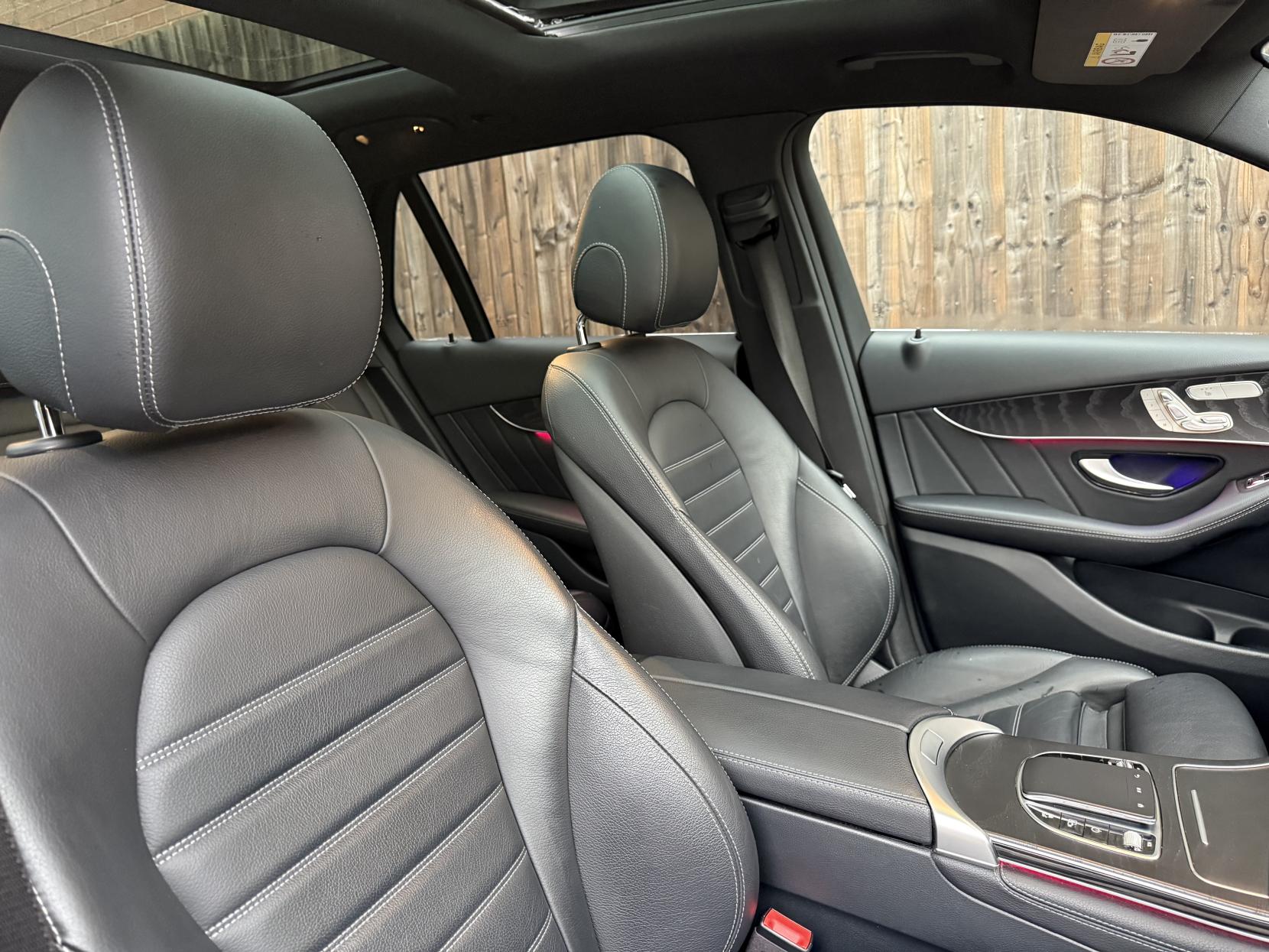 Mercedes-Benz GLC 2.0 GLC300d AMG Line (Premium Plus) SUV 5dr Diesel G-Tronic+ 4MATIC Euro 6 (s/s) (245 ps)